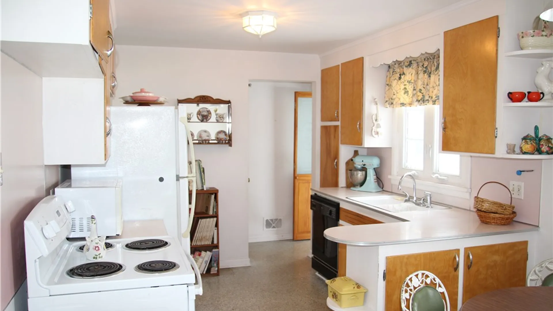 Property at 105 Carol Drive, Irondequoit, NY 14617 11