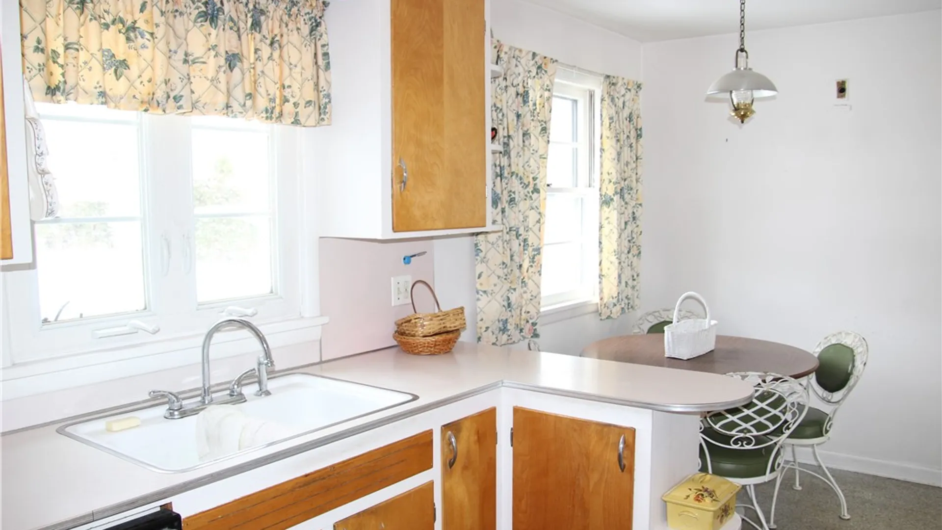 Property at 105 Carol Drive, Irondequoit, NY 14617 12