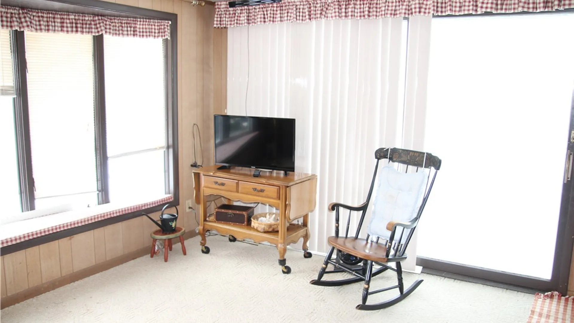 Property at 105 Carol Drive, Irondequoit, NY 14617 16