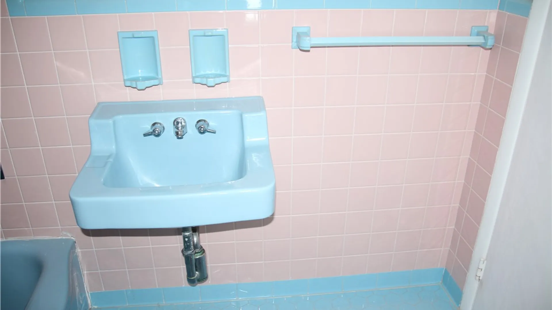 Property at 105 Carol Drive, Irondequoit, NY 14617 28