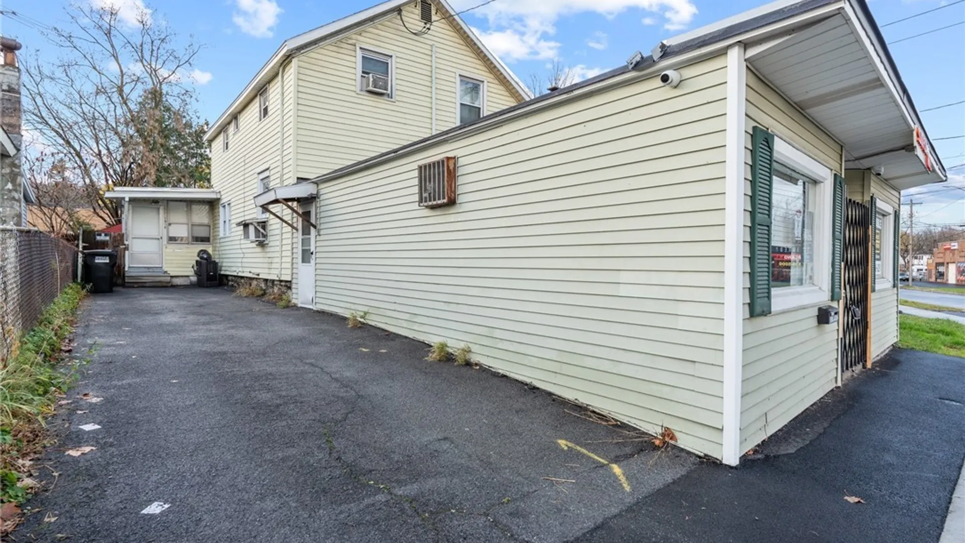 Property at 1516 Valley Drive, Syracuse, NY 13207 2