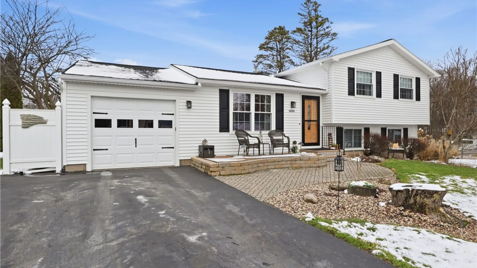 Property at 1555 Winterberry Court, Walworth, NY 14568 2