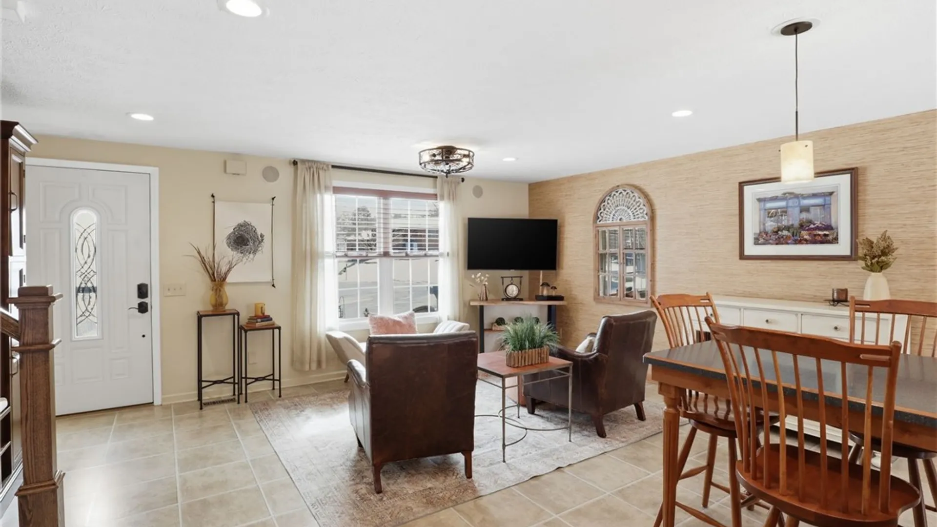 Property at 1555 Winterberry Court, Walworth, NY 14568 7