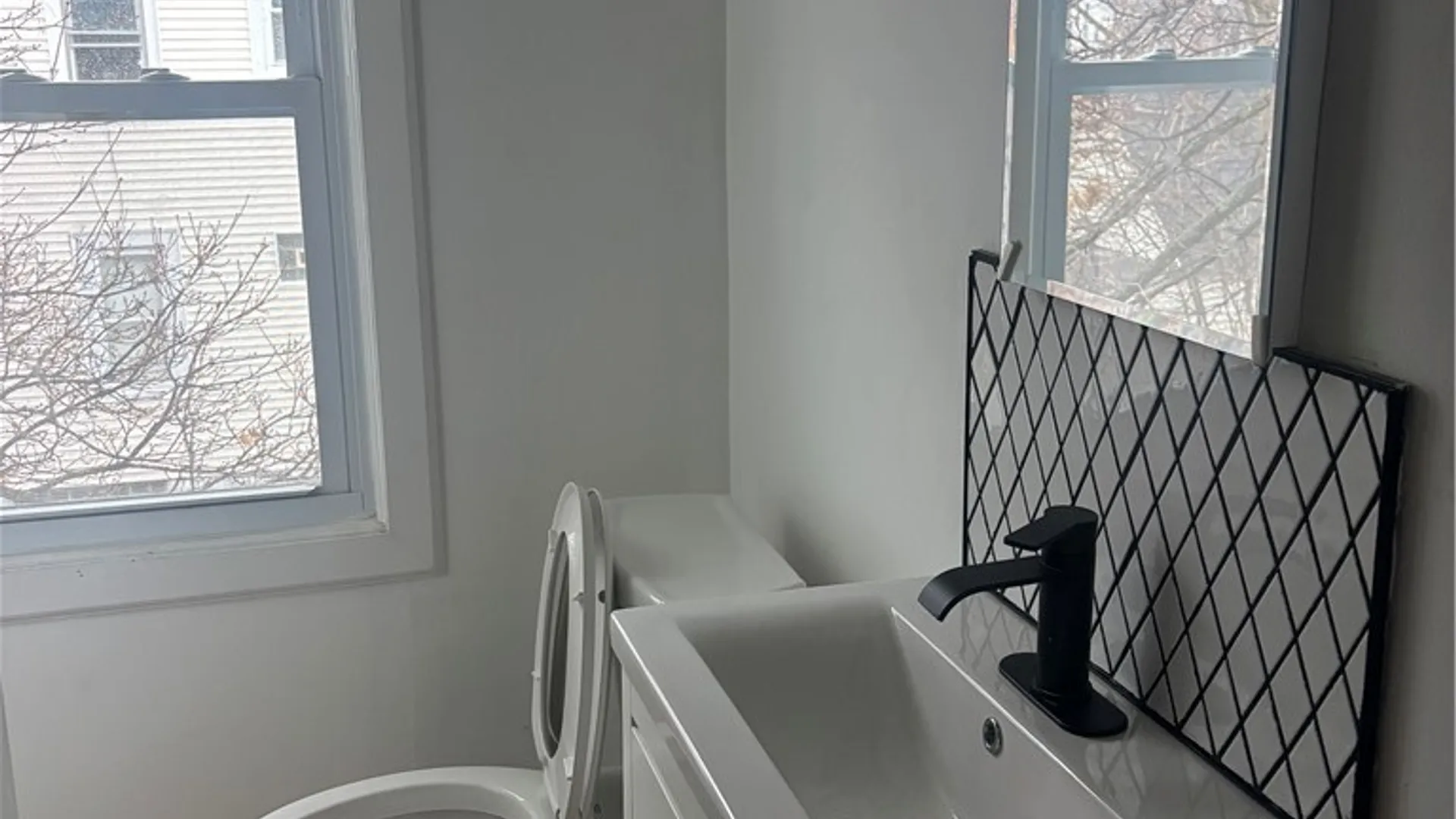 Property at 28 Lonsdale Road, Buffalo, NY 14208 8