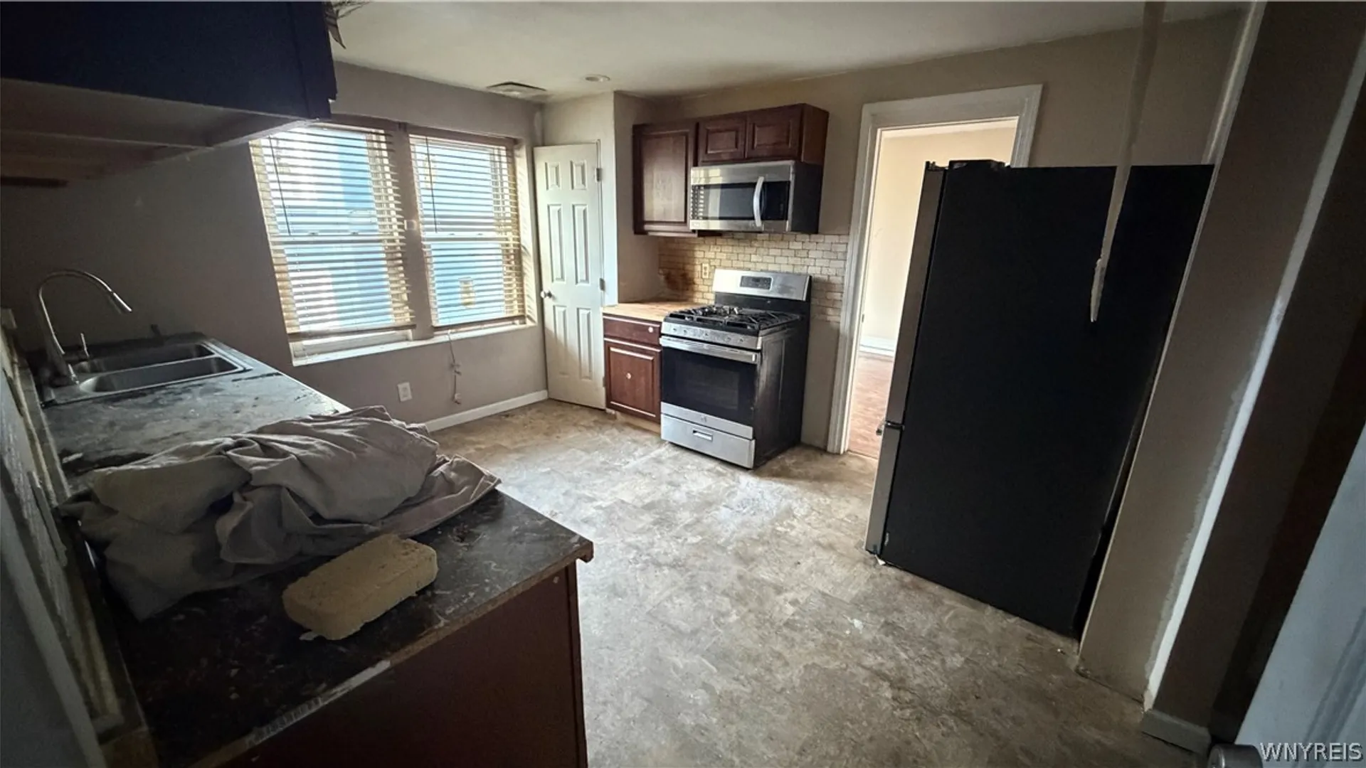 Property at 630 Walden Avenue, Buffalo, NY 14211 16