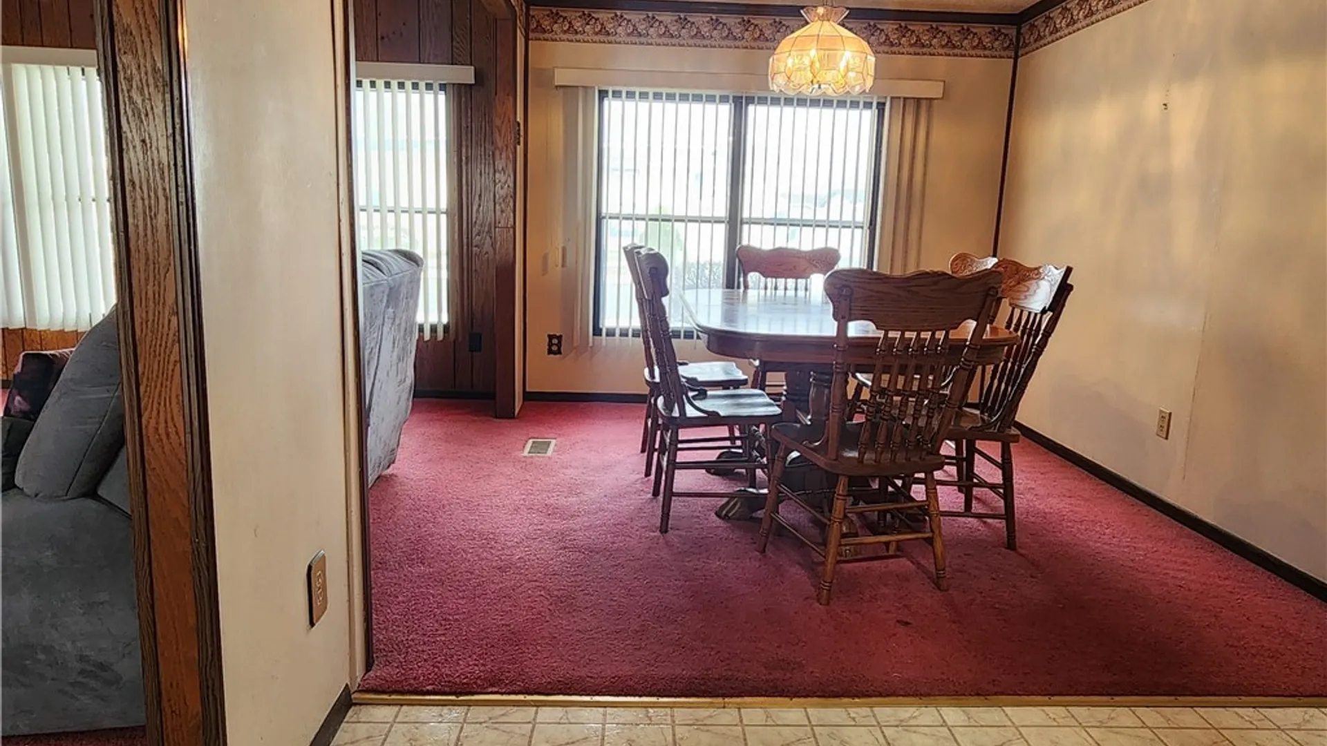 Property at 46 Parkside Circle, Cheektowaga, NY 14227 13