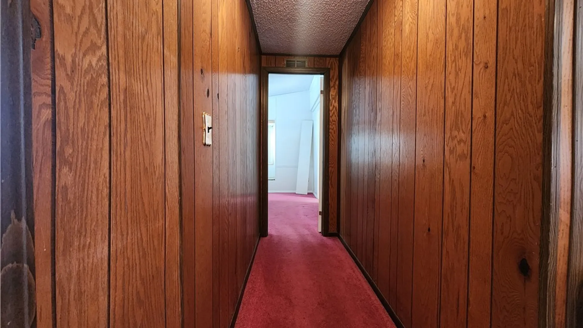 Property at 46 Parkside Circle, Cheektowaga, NY 14227 16