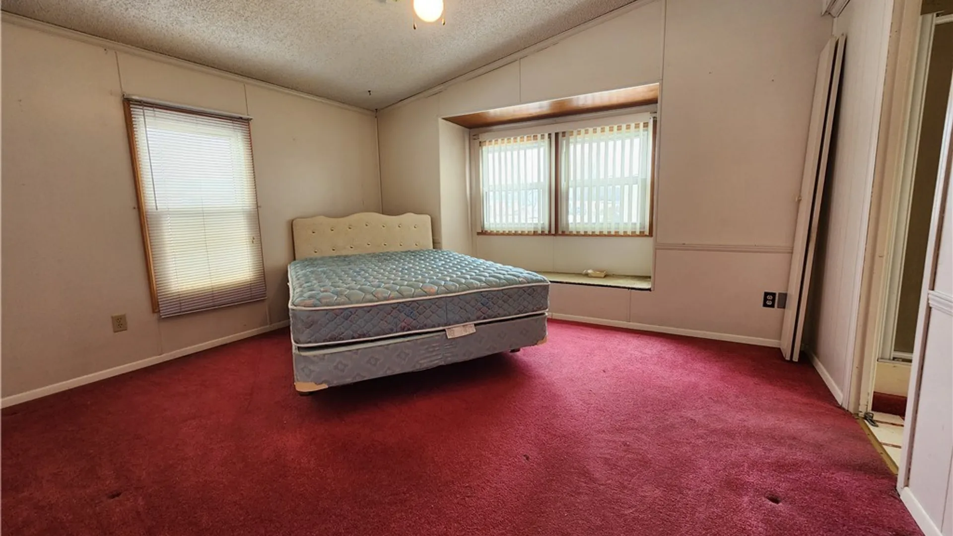 Property at 46 Parkside Circle, Cheektowaga, NY 14227 17