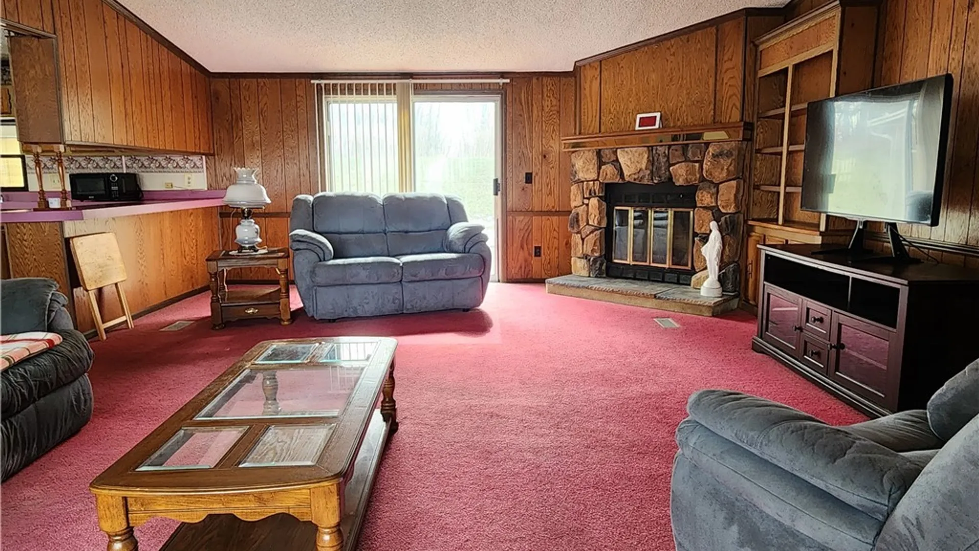 Property at 46 Parkside Circle, Cheektowaga, NY 14227 2