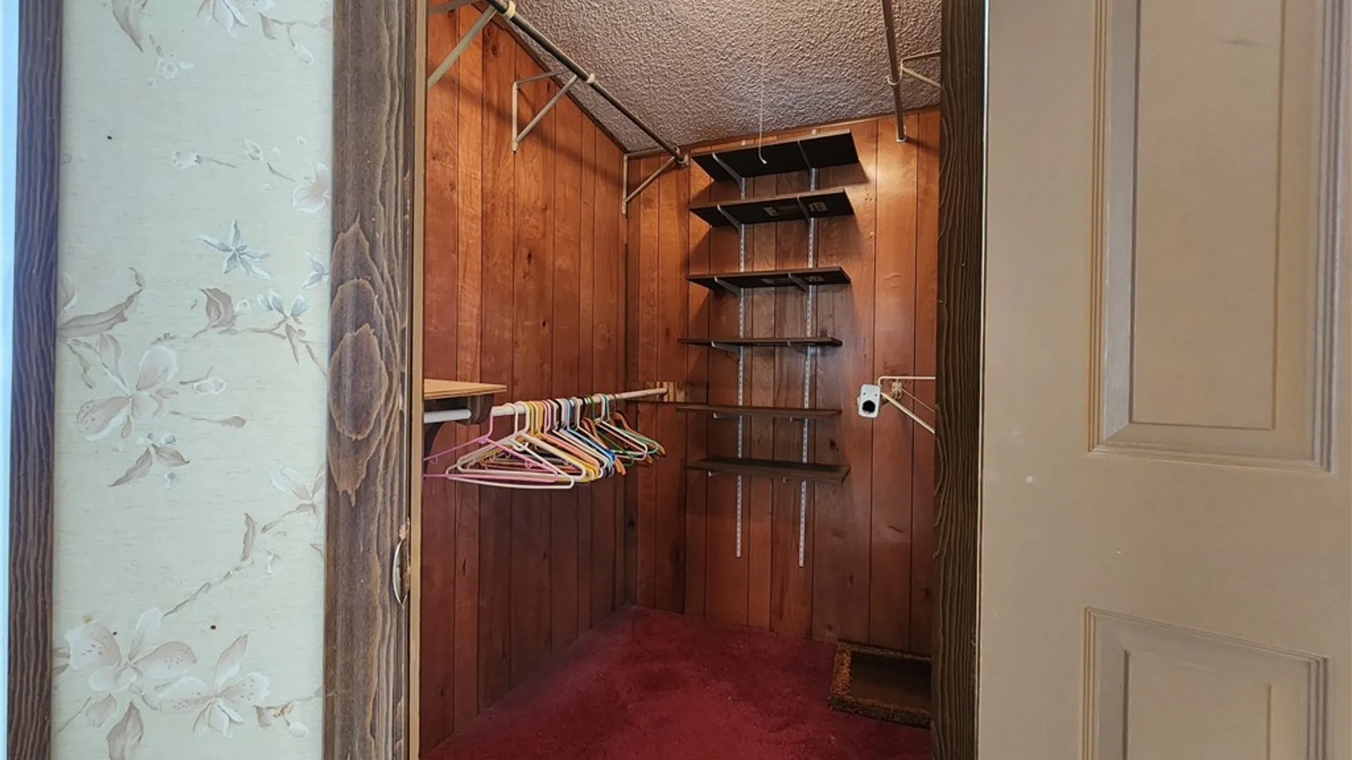 Property at 46 Parkside Circle, Cheektowaga, NY 14227 20