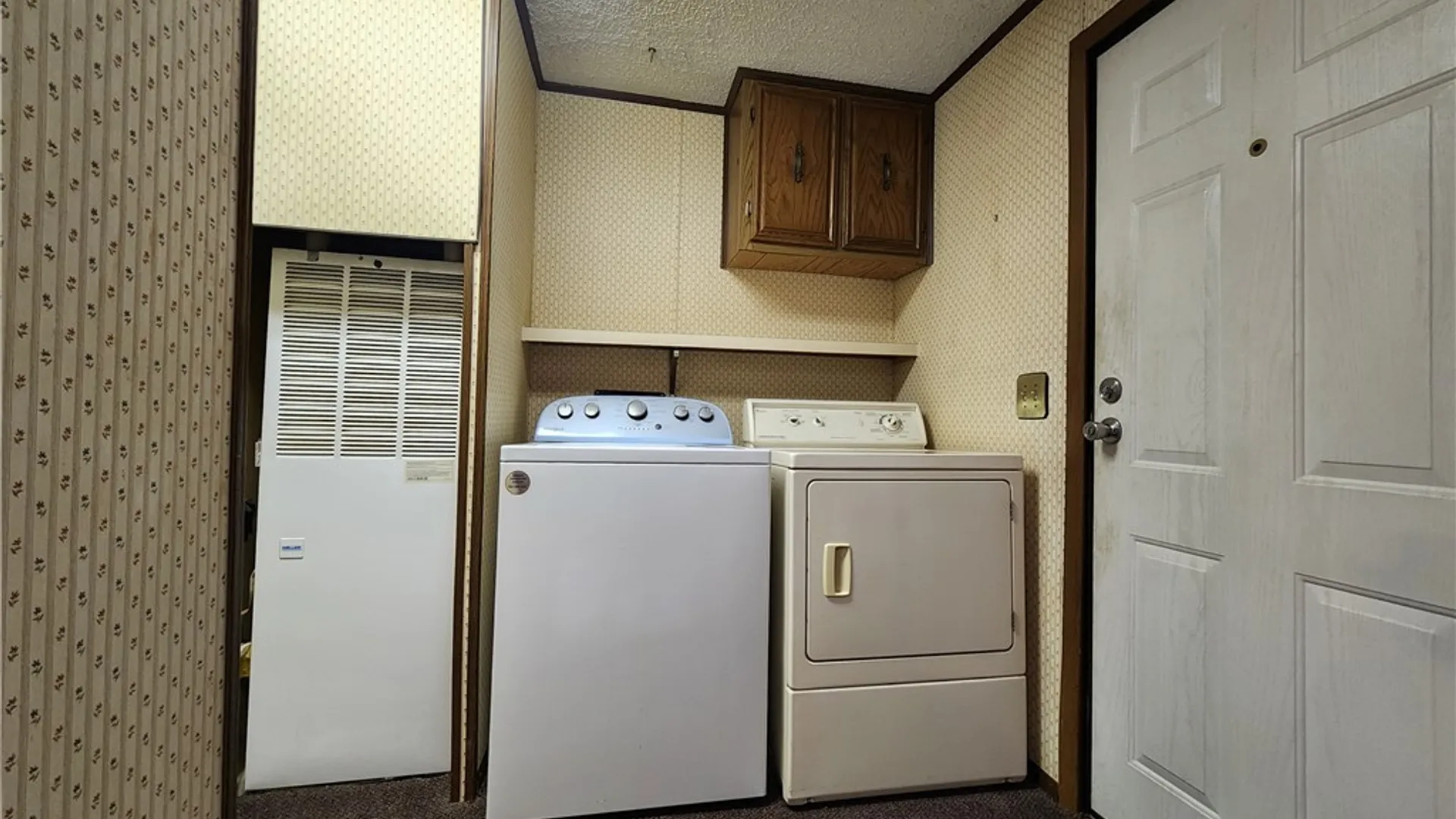 Property at 46 Parkside Circle, Cheektowaga, NY 14227 26