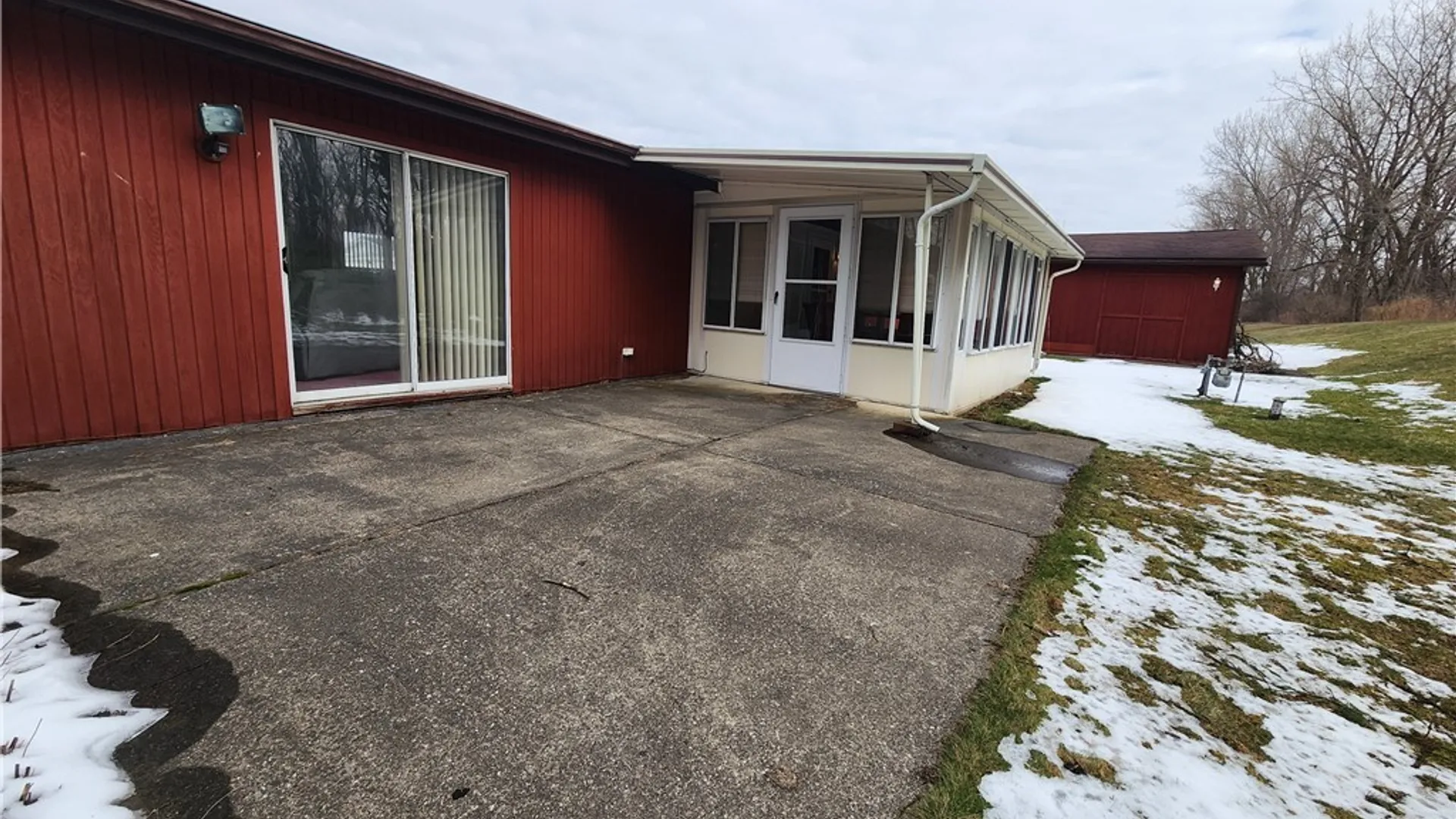 Property at 46 Parkside Circle, Cheektowaga, NY 14227 30