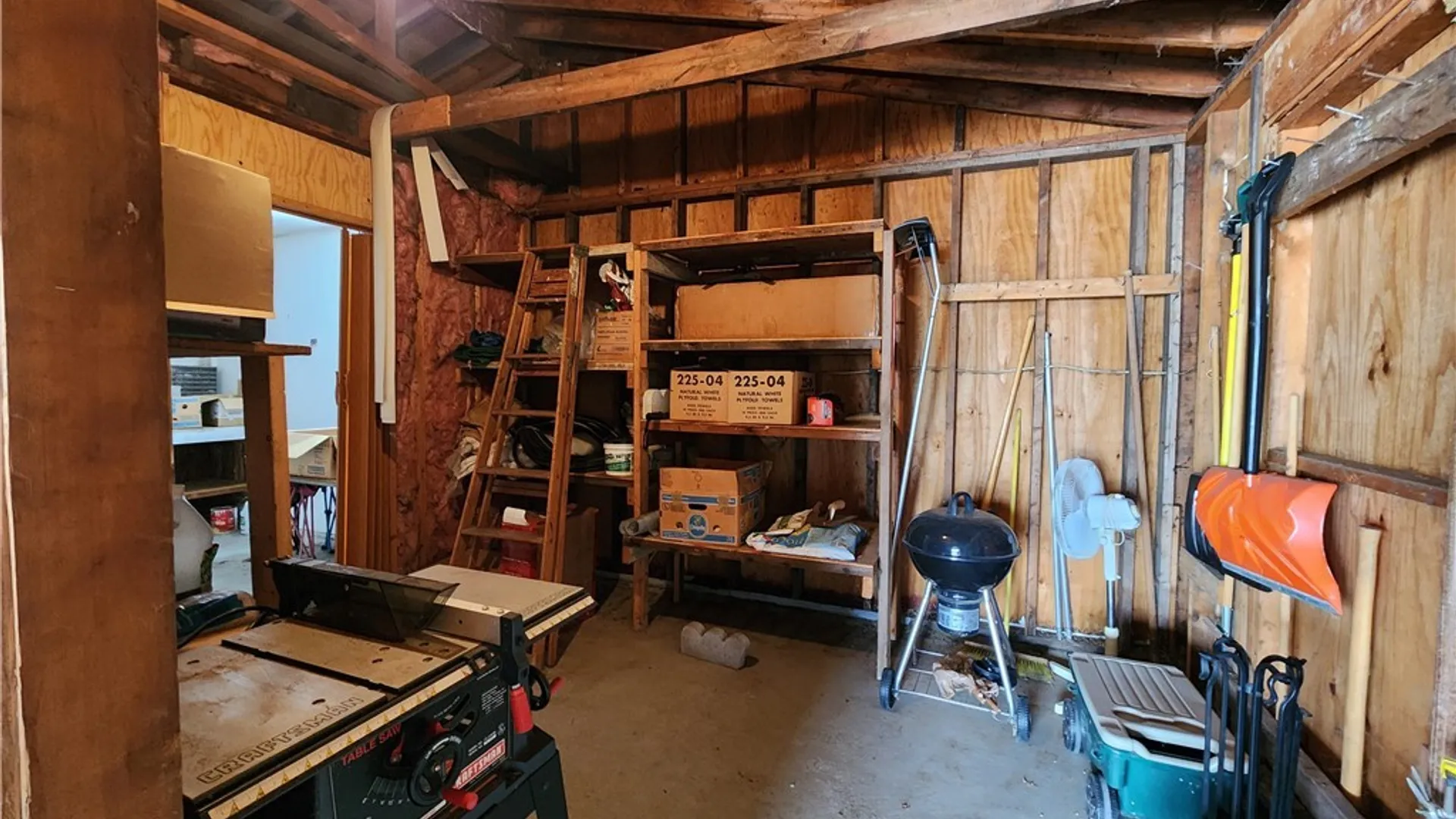 Property at 46 Parkside Circle, Cheektowaga, NY 14227 37