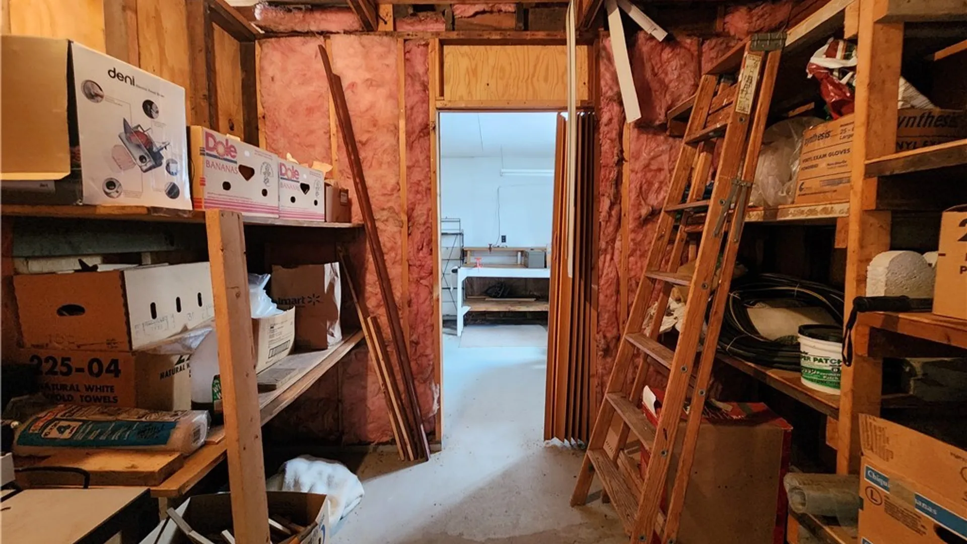 Property at 46 Parkside Circle, Cheektowaga, NY 14227 38