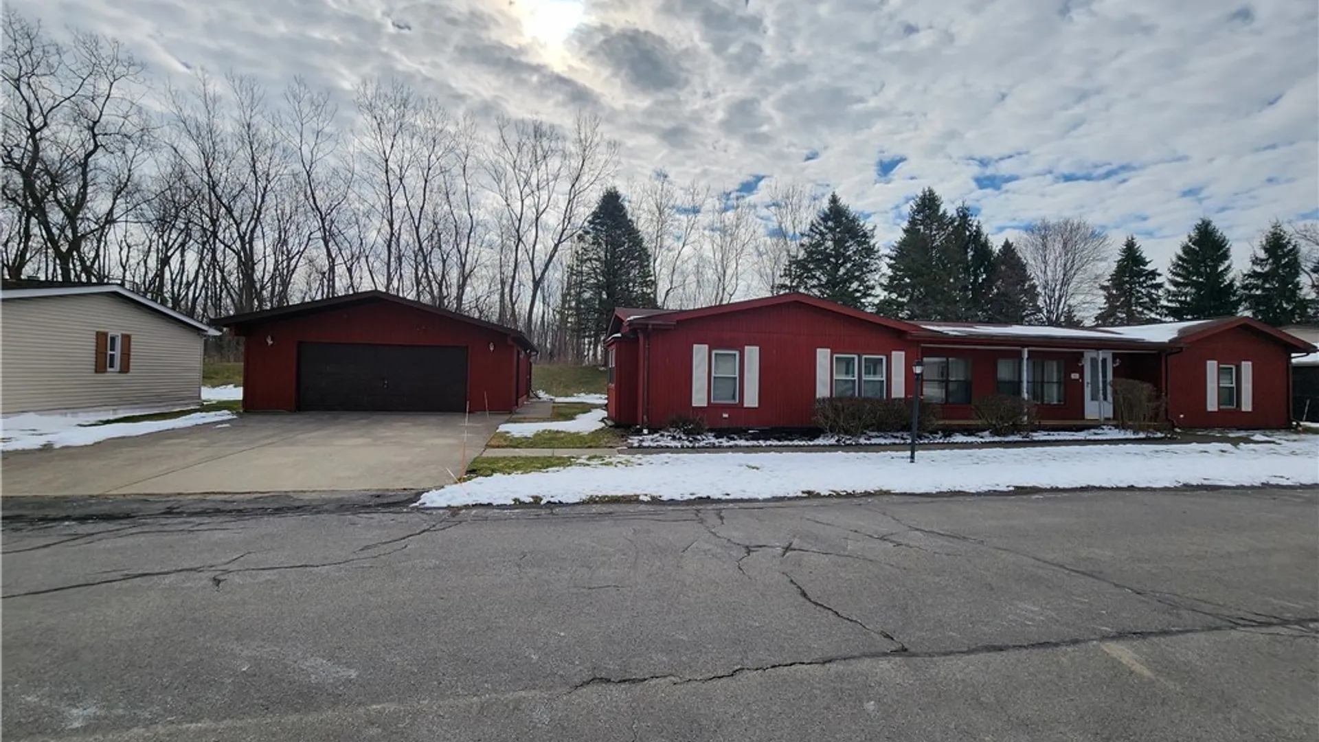 Property at 46 Parkside Circle, Cheektowaga, NY 14227 41