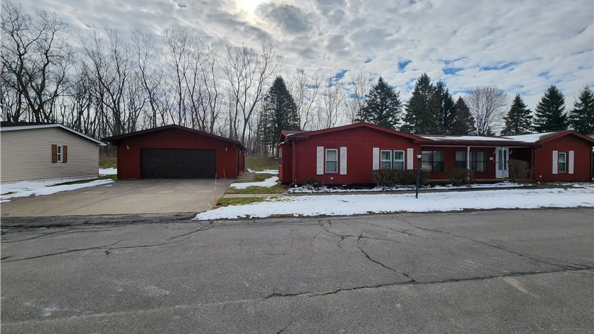 Property at 46 Parkside Circle, Cheektowaga, NY 14227 42