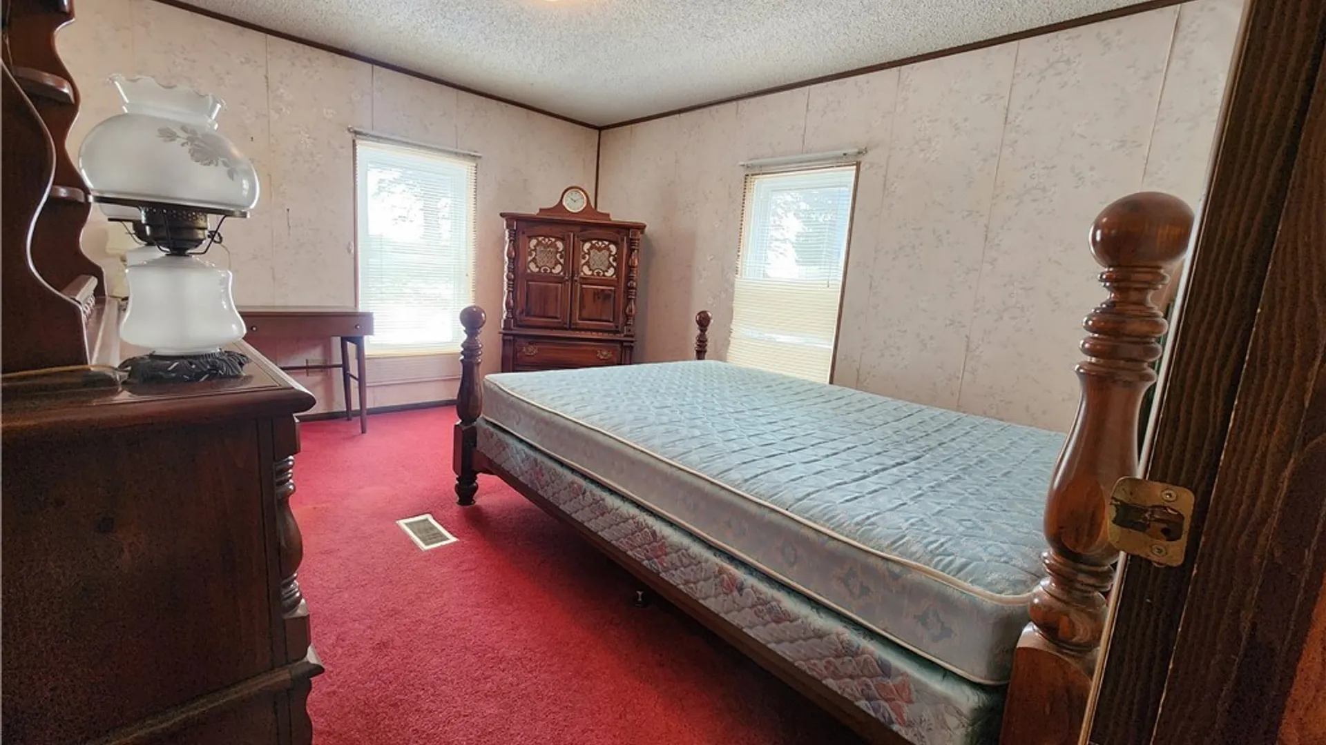 Property at 46 Parkside Circle, Cheektowaga, NY 14227 6