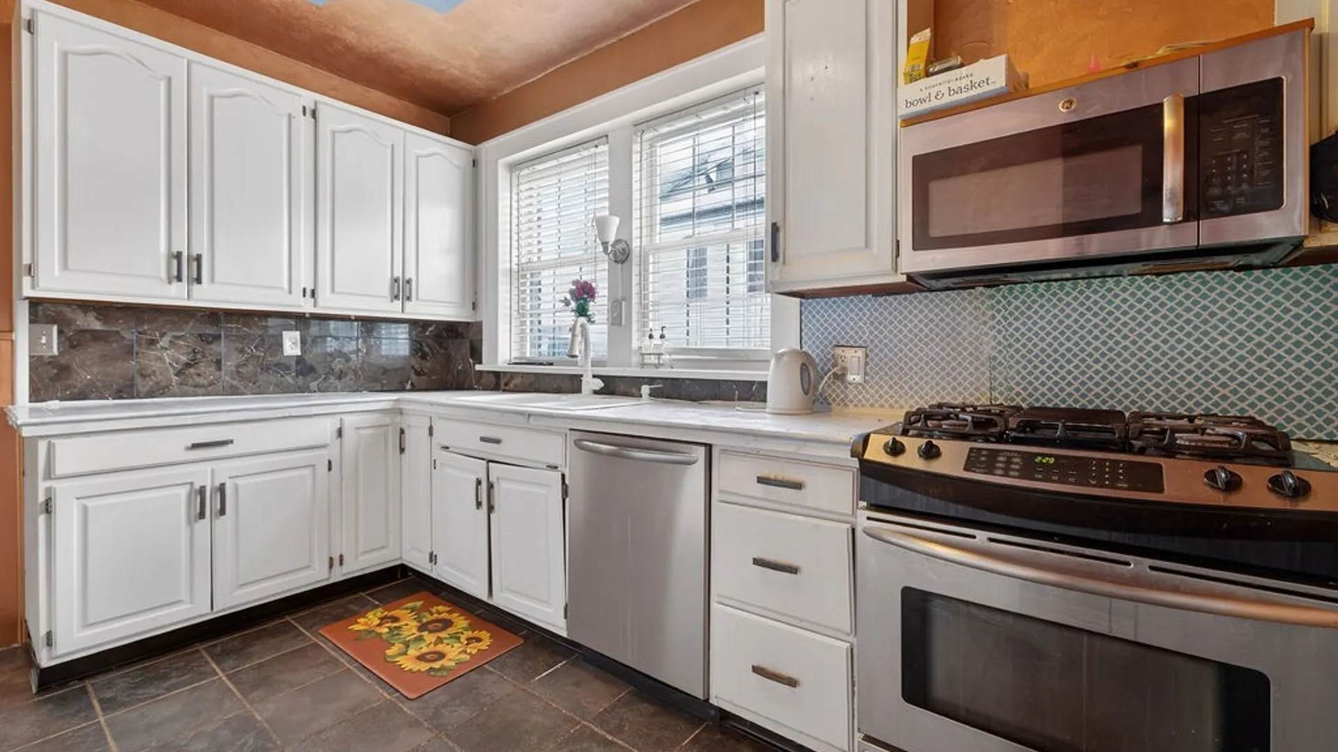 Property at 800 Mcbride Street, Syracuse, NY 13203 15