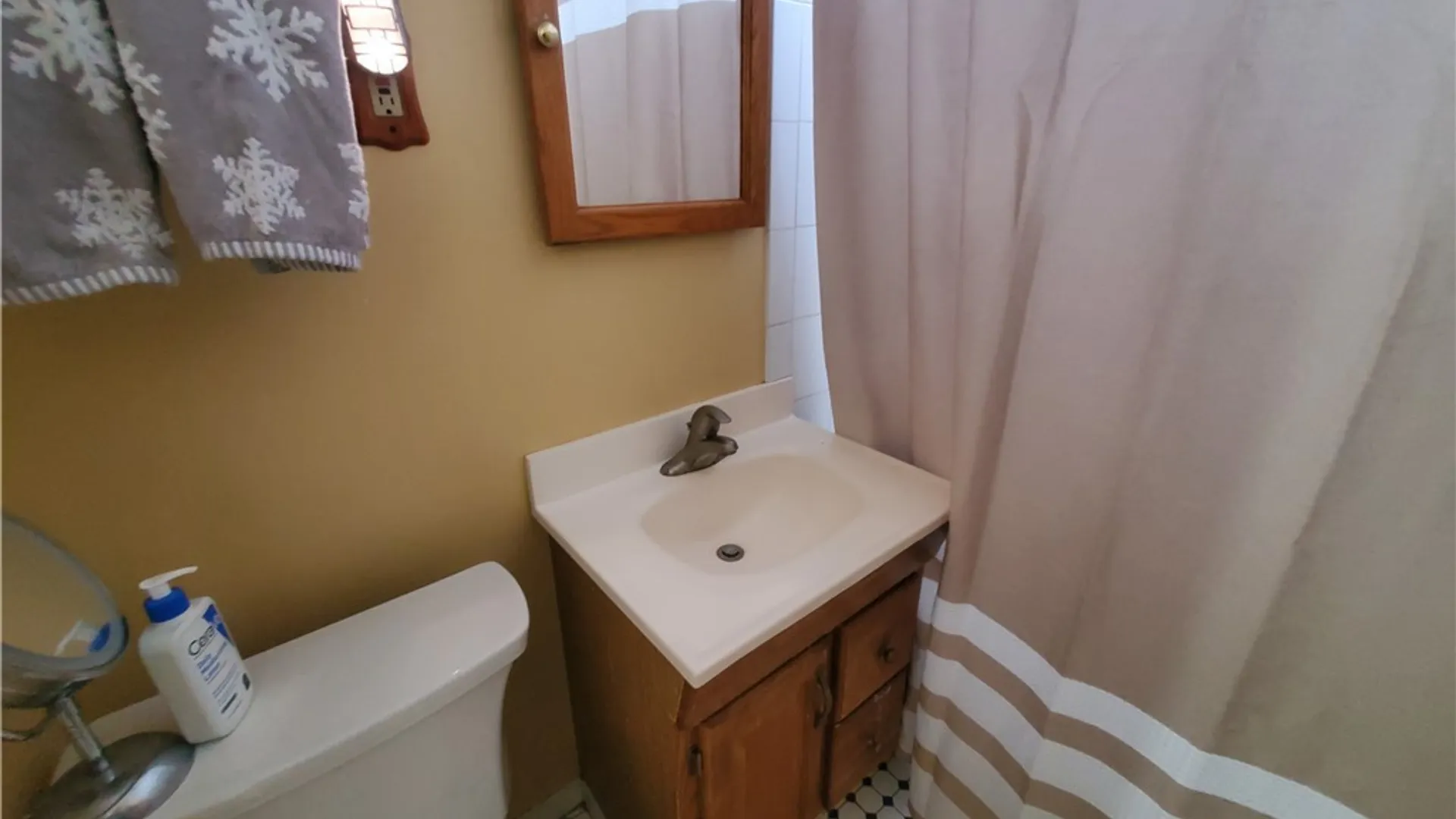 Property at 1353 Northcliffe Road, Syracuse, NY 13206 21