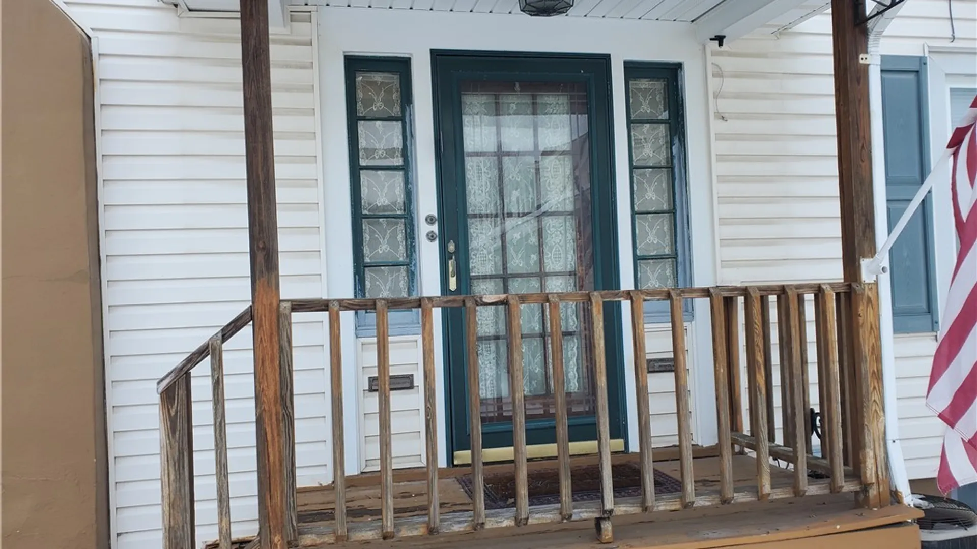 Property at 1353 Northcliffe Road, Syracuse, NY 13206 4