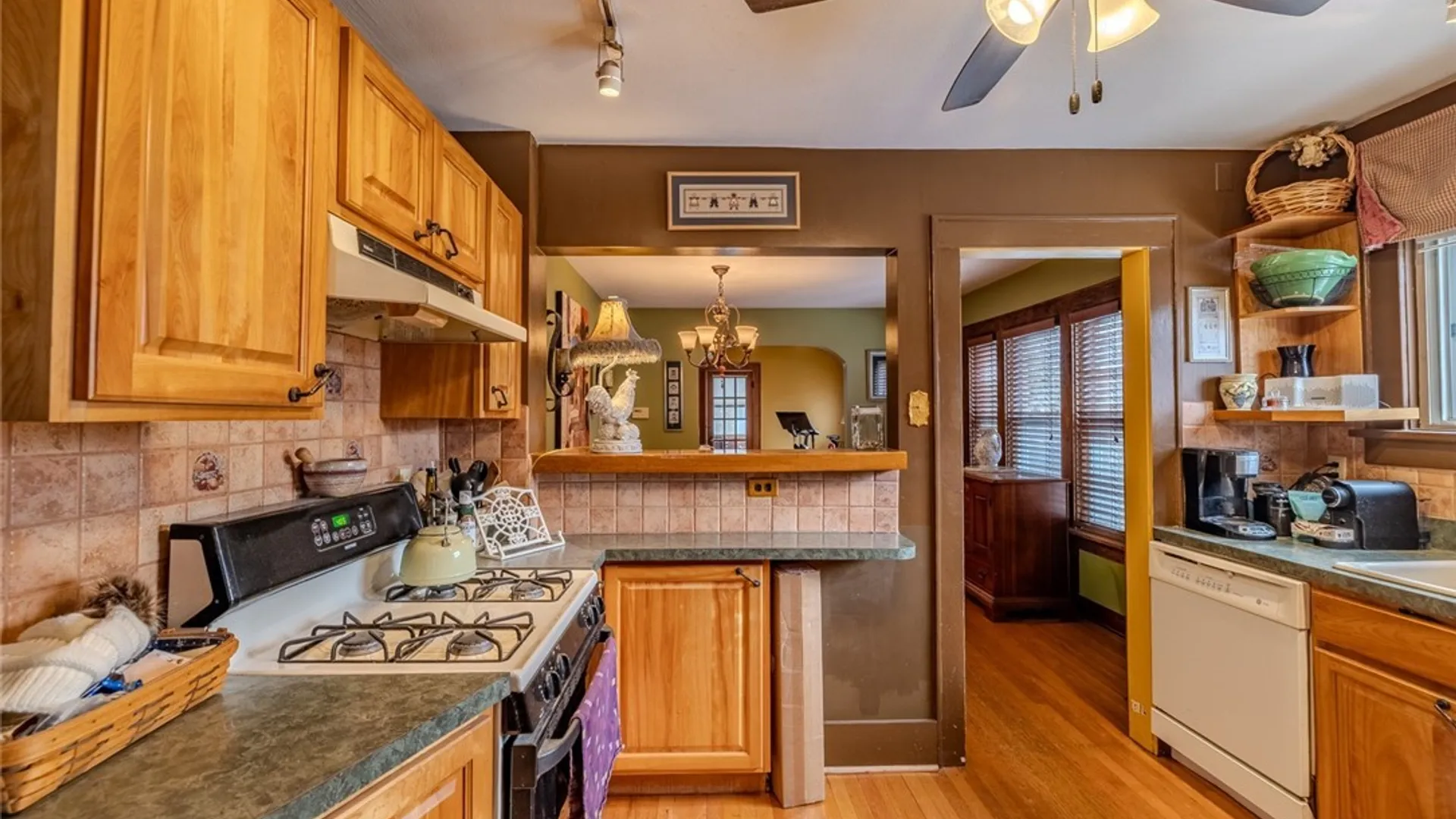 Property at 1353 Northcliffe Road, Syracuse, NY 13206 6