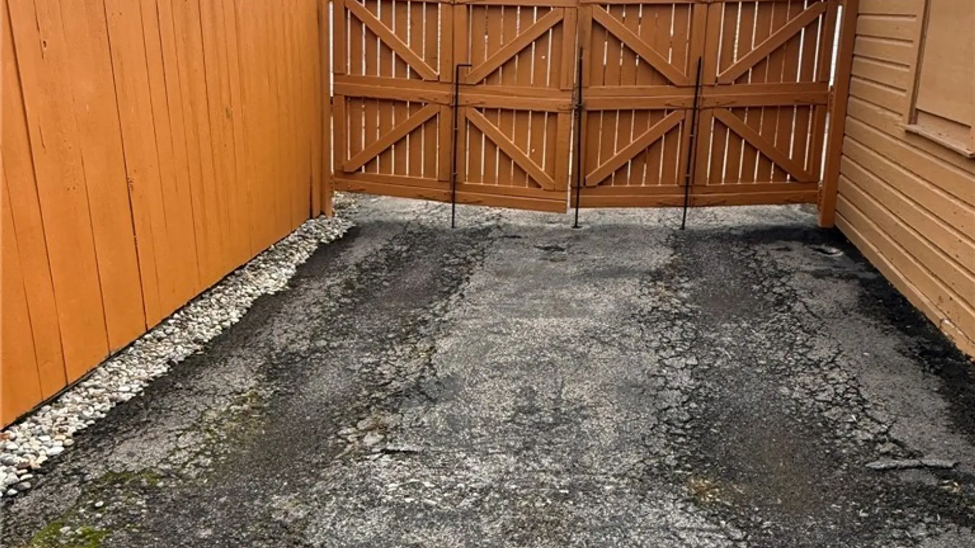 Property at 2485 Willow Avenue, Niagara Falls, NY 14305 6