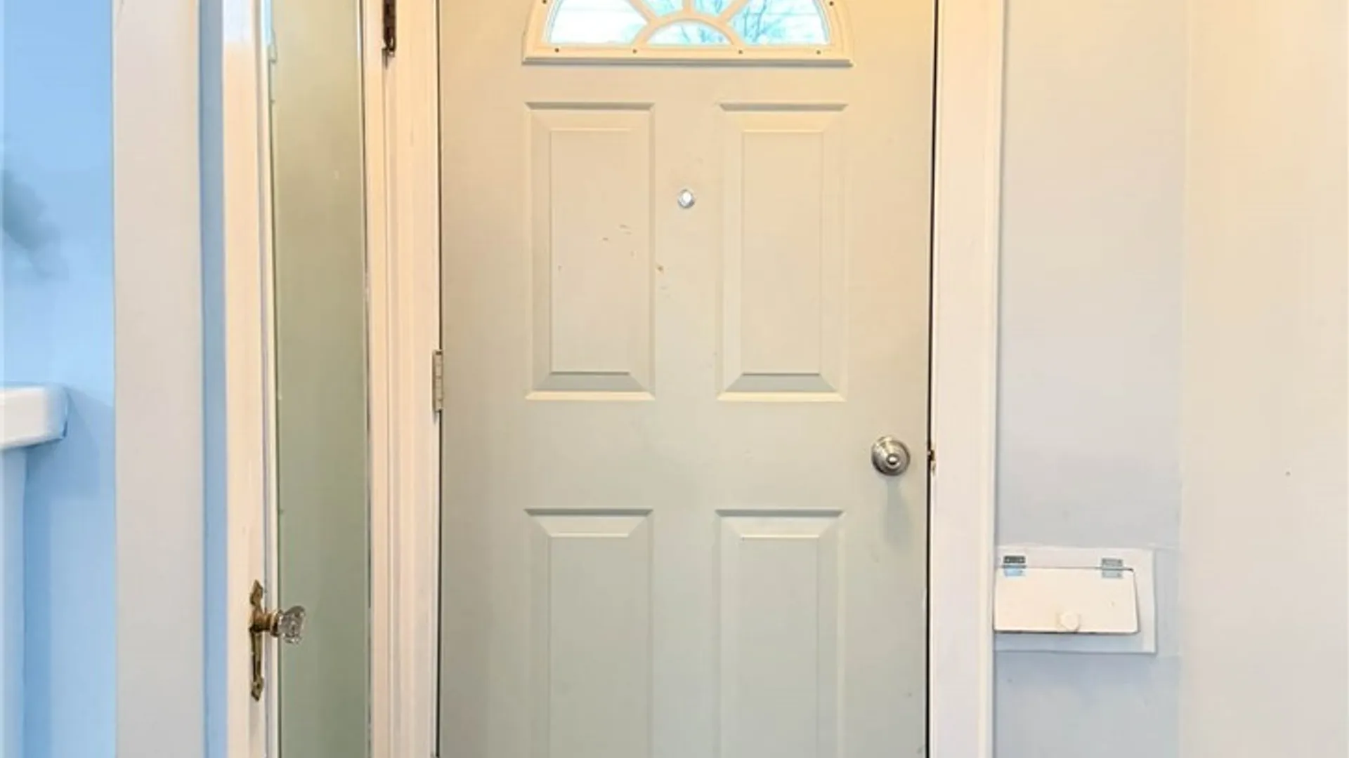 Property at 2812 Ogden Place, Utica, NY 13501 3