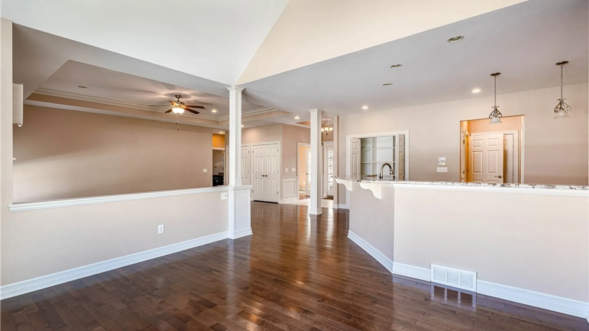 Property at 5690 Waterford Ln, Clarence, NY 14032 10