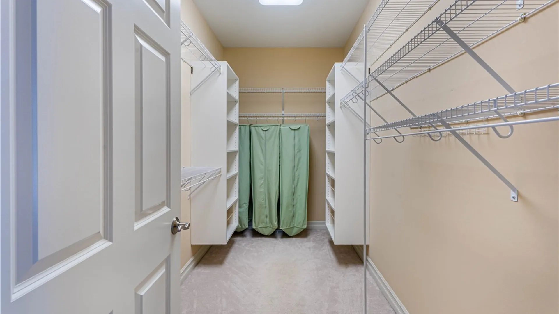 Property at 5690 Waterford Ln, Clarence, NY 14032 18