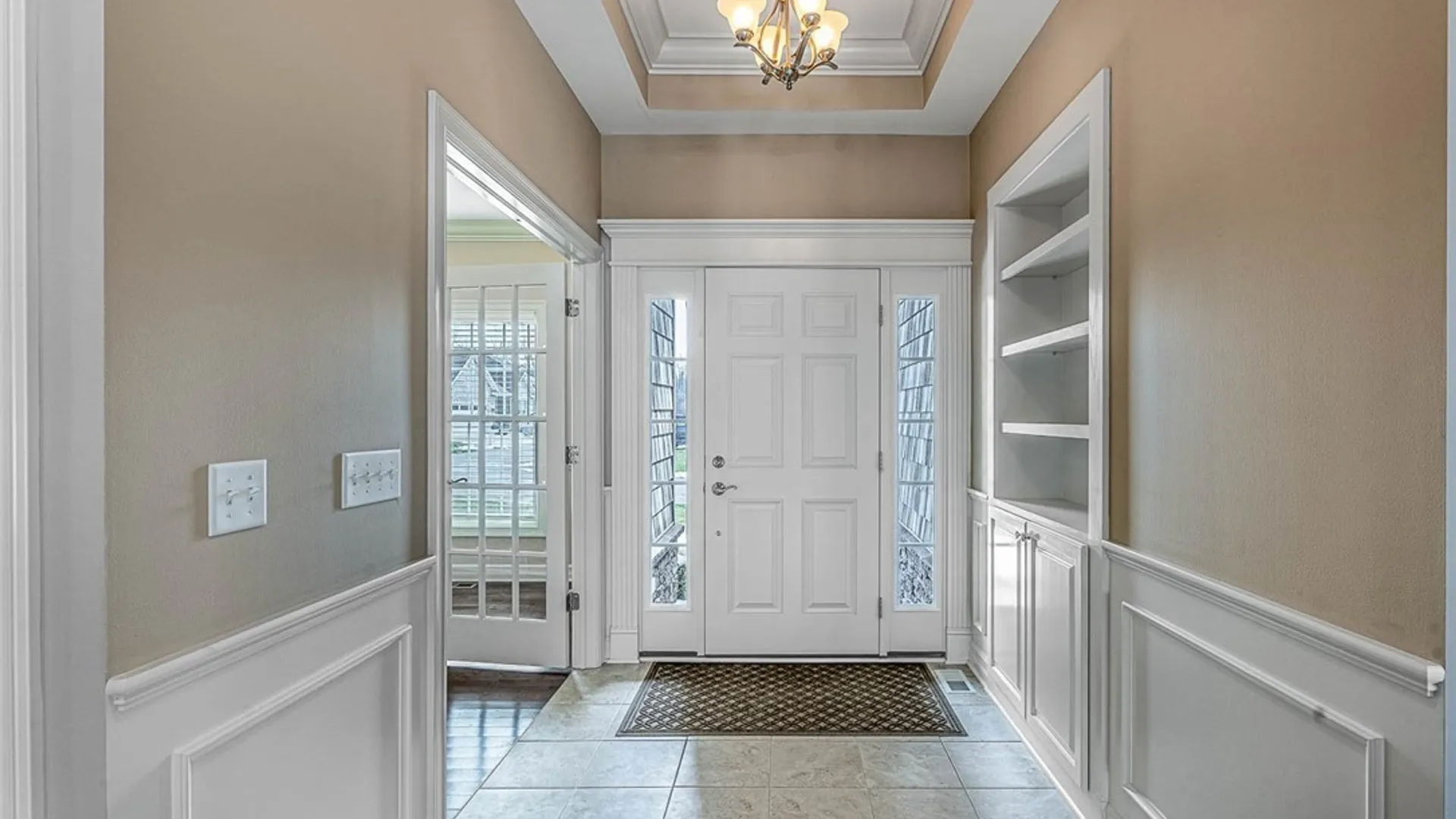 Property at 5690 Waterford Ln, Clarence, NY 14032 3