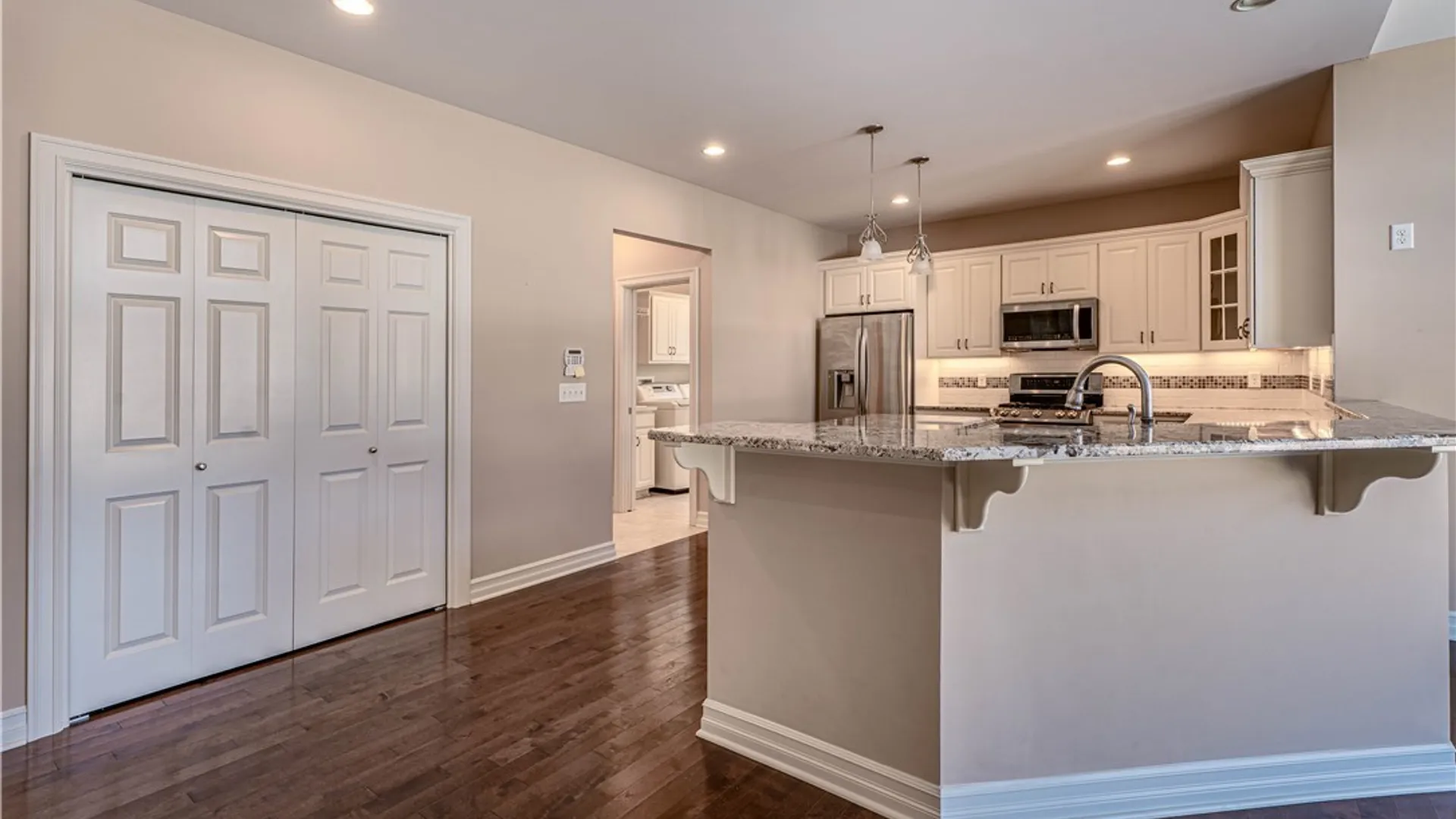 Property at 5690 Waterford Ln, Clarence, NY 14032 4