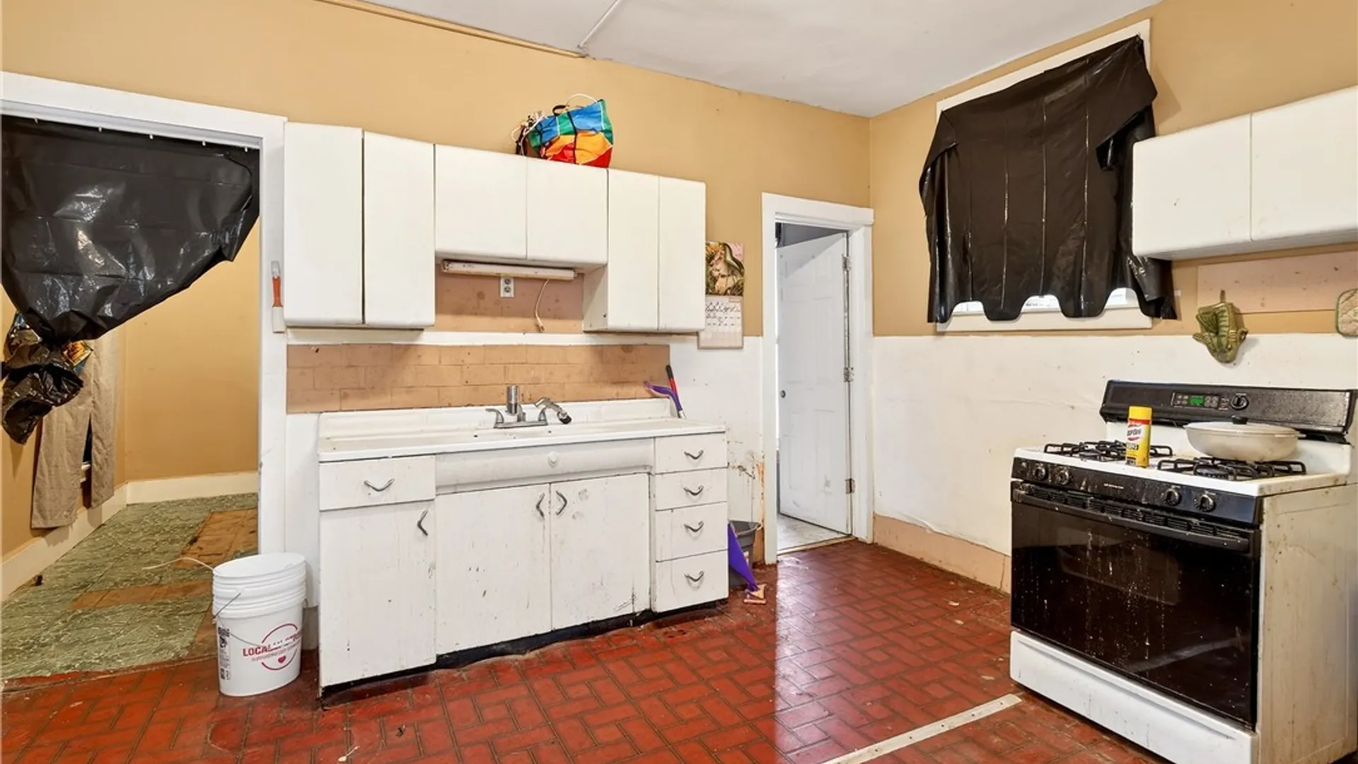 Property at 314 14th Street, Buffalo, NY 14213 9