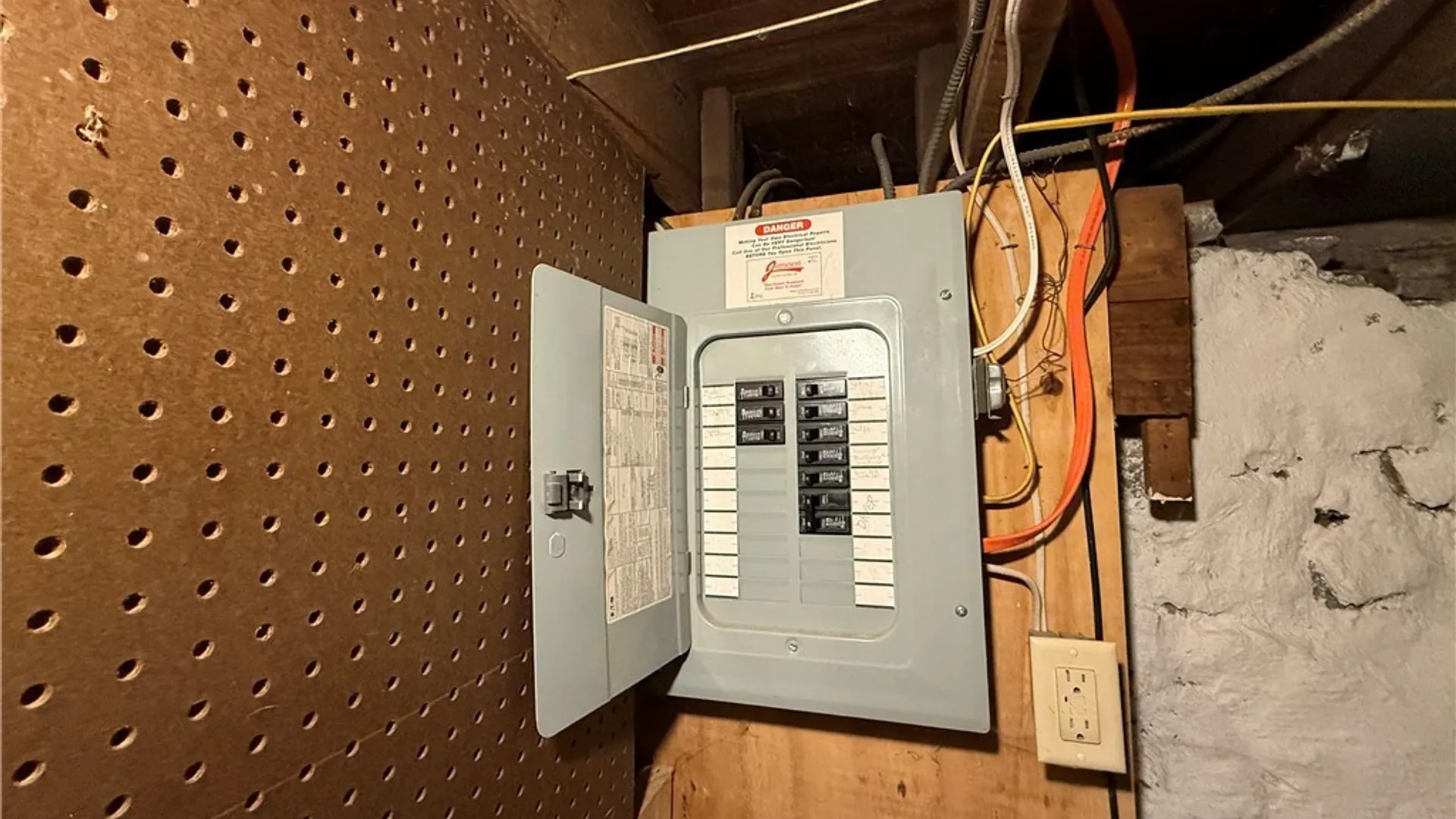 Property at 121 Riverside Avenue, Buffalo, NY 14207 13