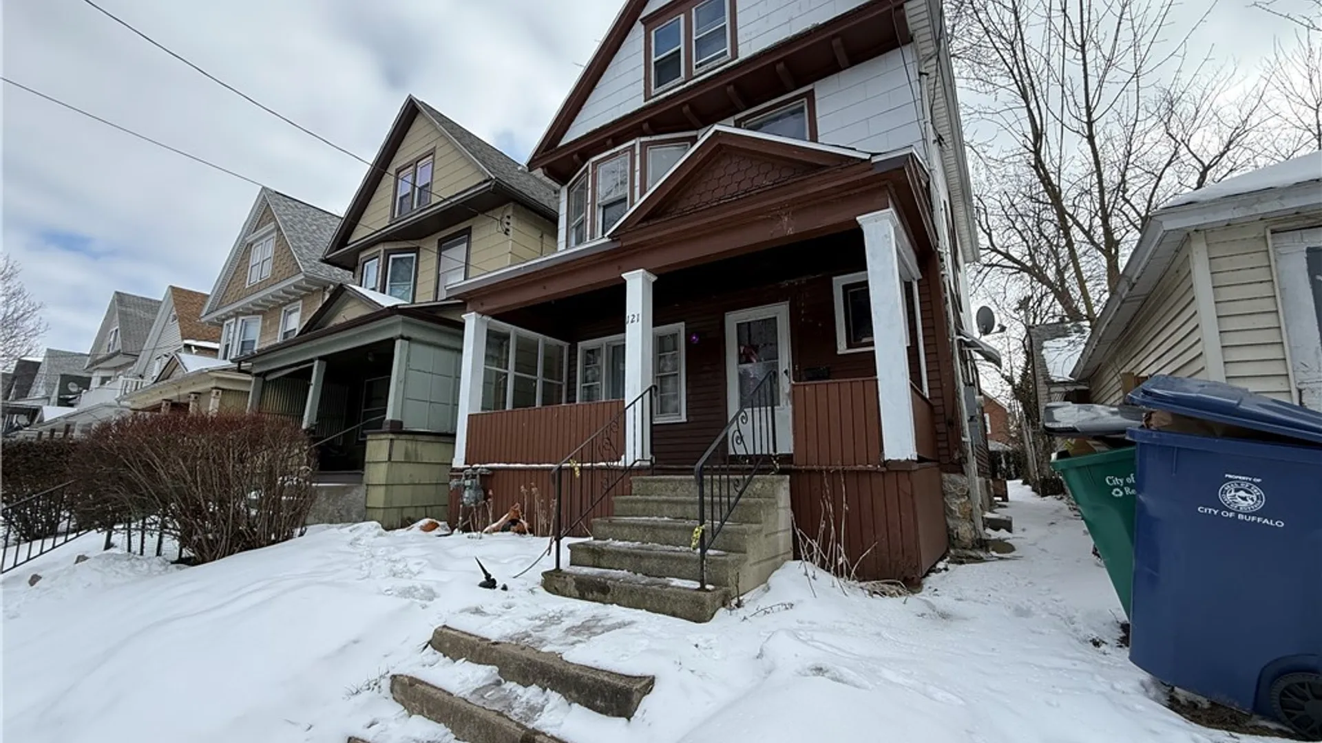 Property at 121 Riverside Avenue, Buffalo, NY 14207 2