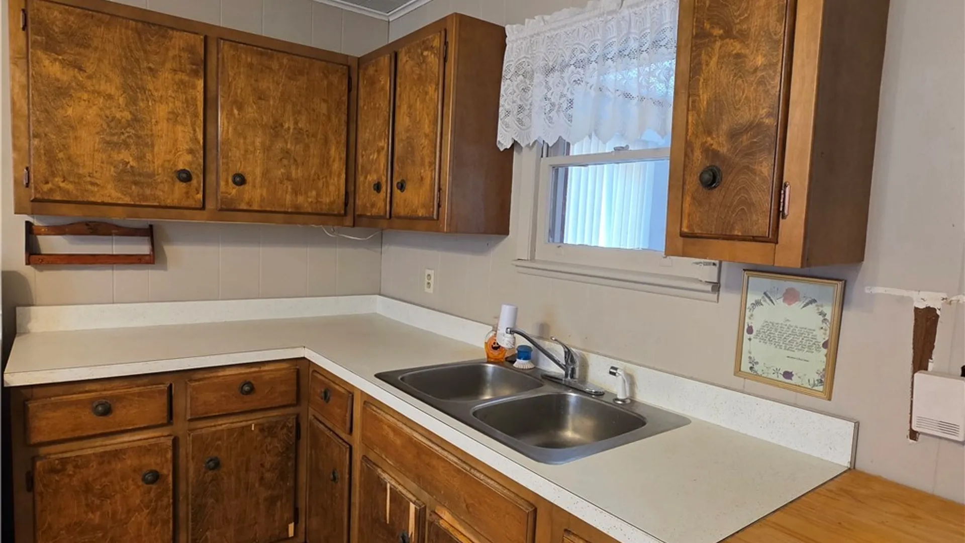 Property at 1124 Hammond Avenue, Utica, NY 13501 15