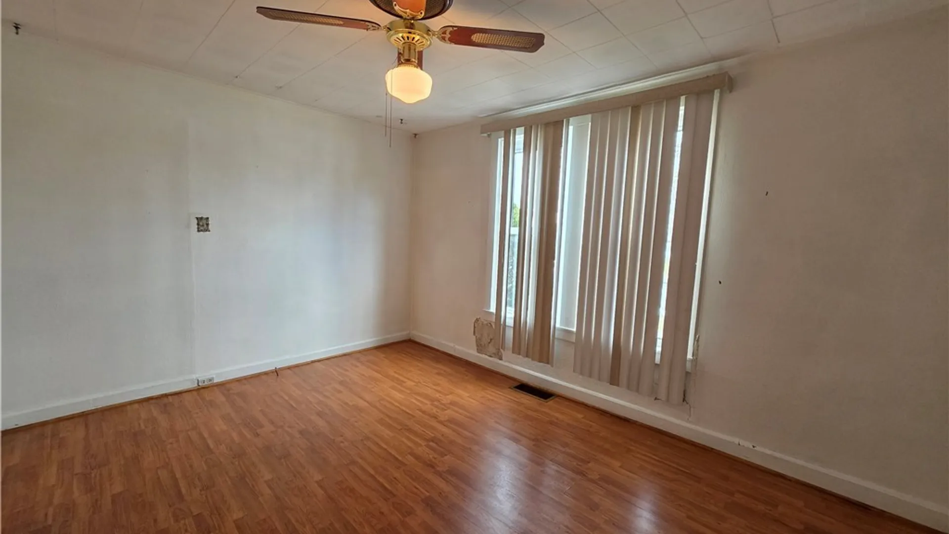 Property at 1124 Hammond Avenue, Utica, NY 13501 4