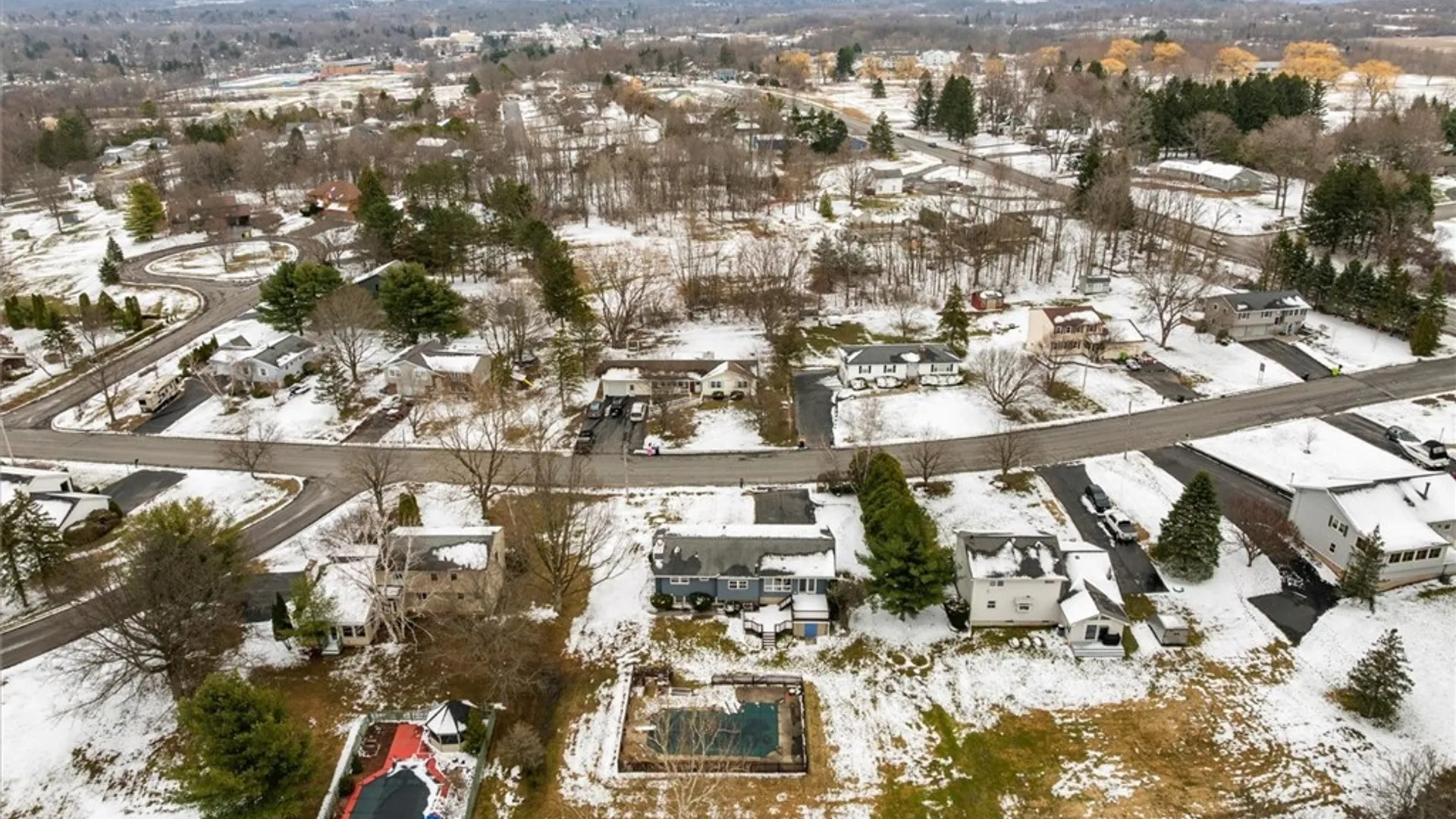 Property at 584 Stoneleigh Road, Oneida, NY 13421 5