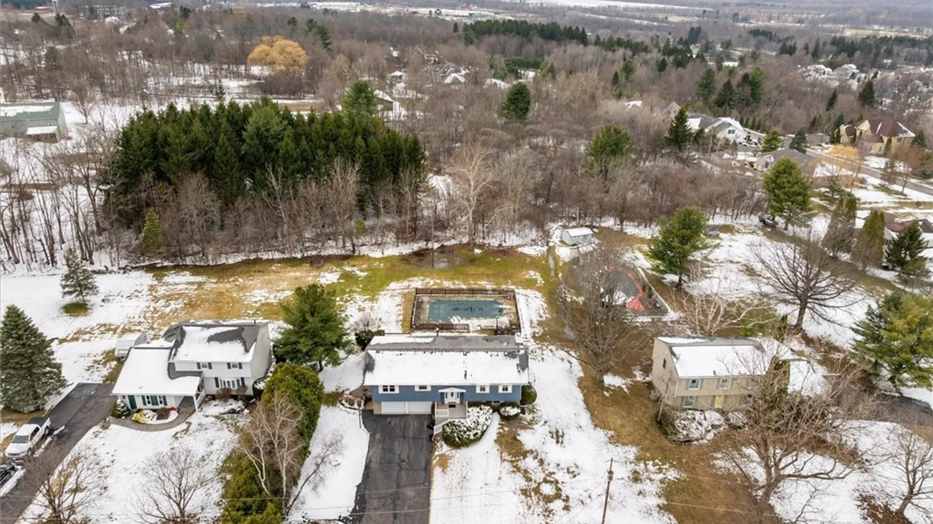 Property at 584 Stoneleigh Road, Oneida, NY 13421 6