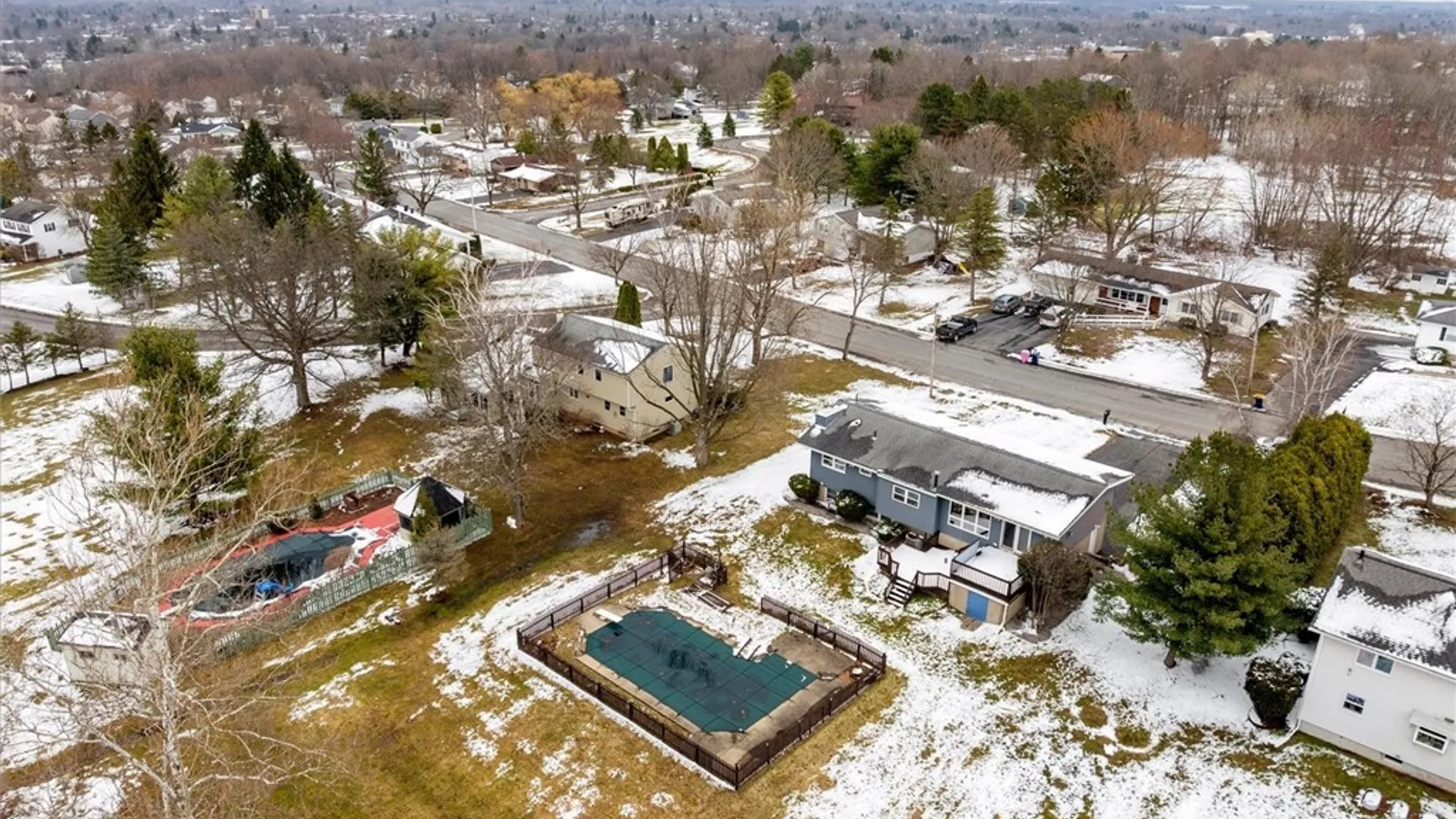 Property at 584 Stoneleigh Road, Oneida, NY 13421 7