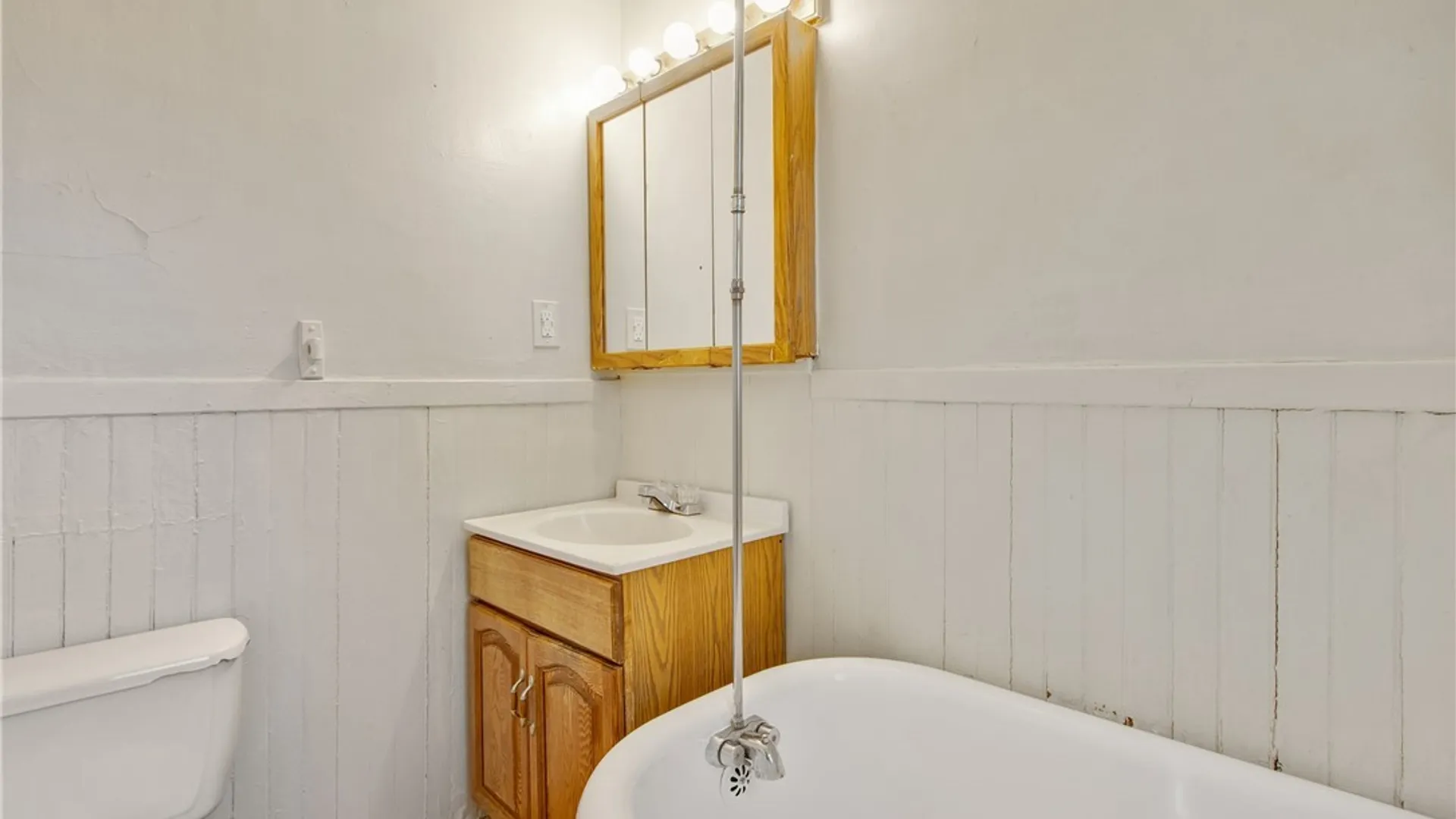 Property at 129 Roma Avenue, Buffalo, NY 14215 14