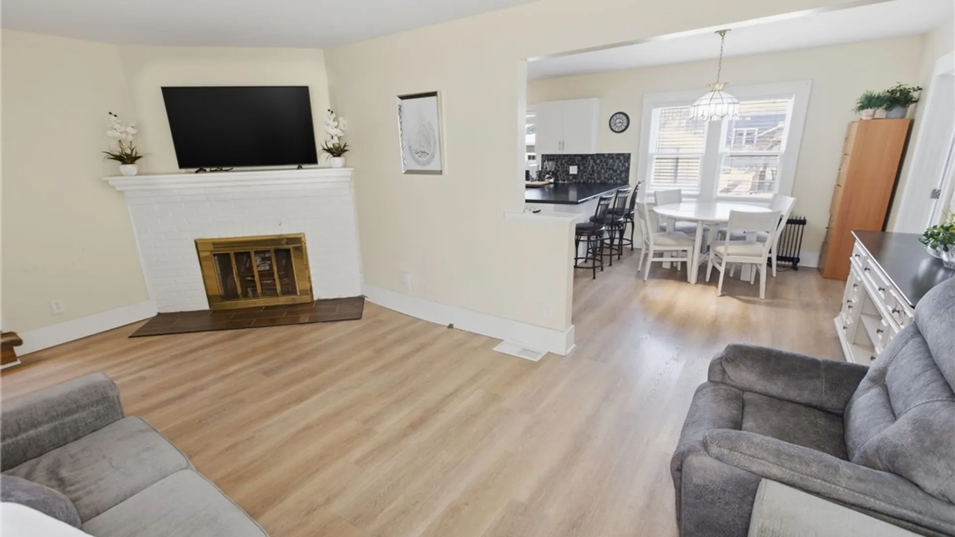 Property at 780 Genesee Park Boulevard, Rochester, NY 14619 7