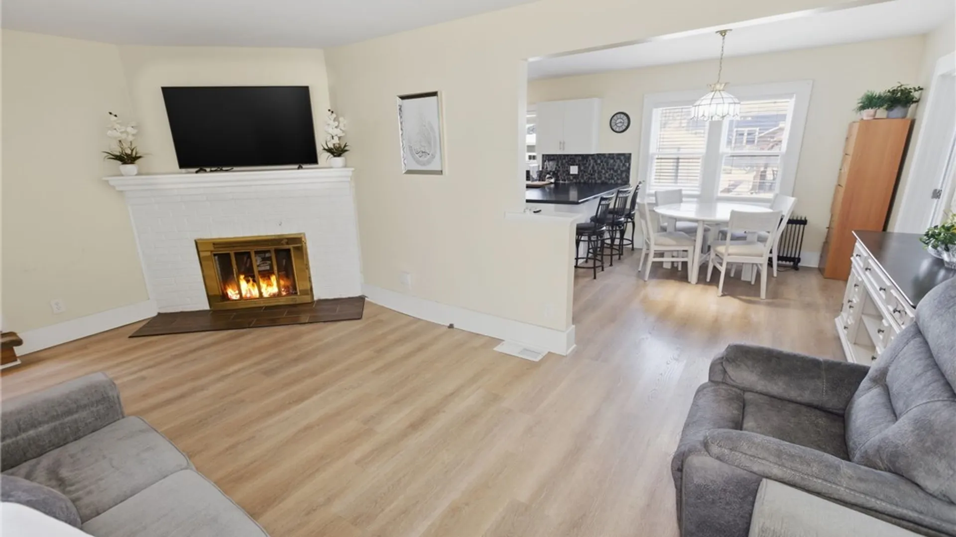 Property at 780 Genesee Park Boulevard, Rochester, NY 14619 8