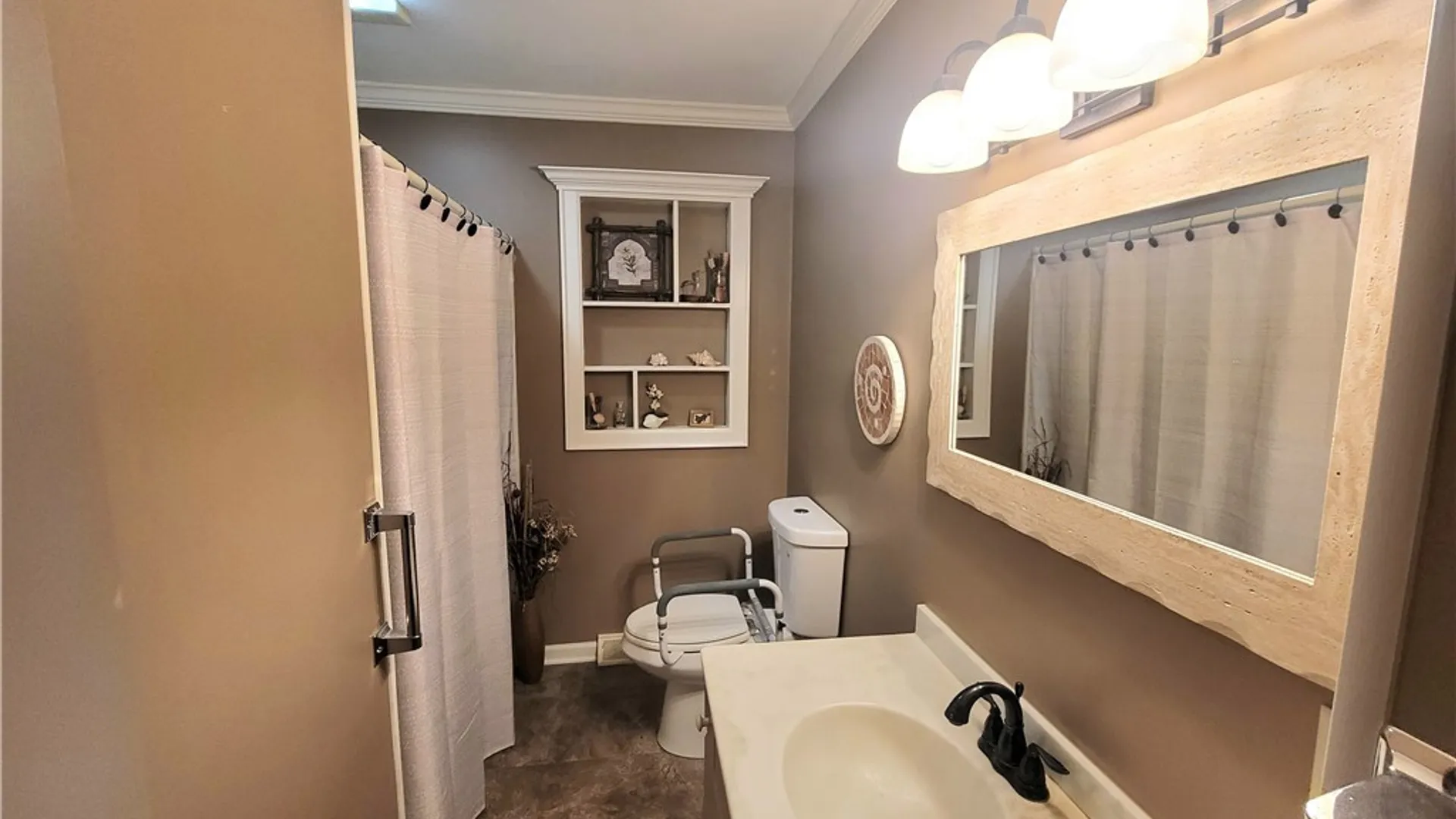 Property at 28 Laurie Lane, Jamestown, NY 14701 17