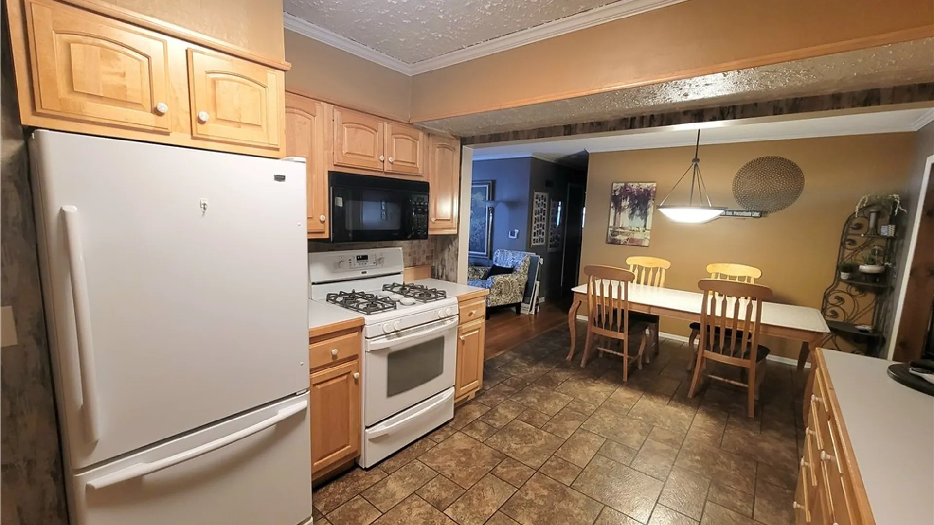 Property at 28 Laurie Lane, Jamestown, NY 14701 4