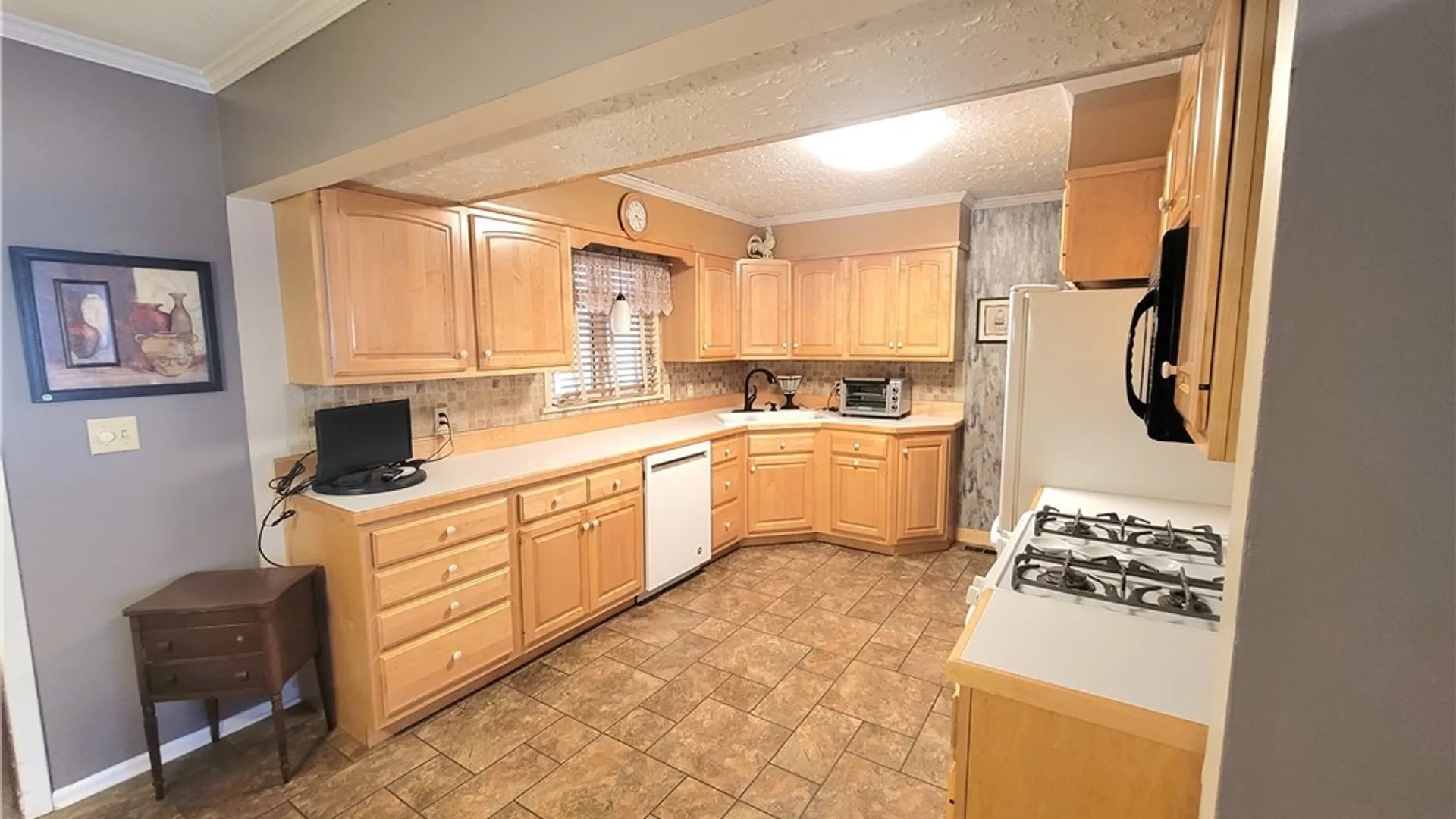 Property at 28 Laurie Lane, Jamestown, NY 14701 5