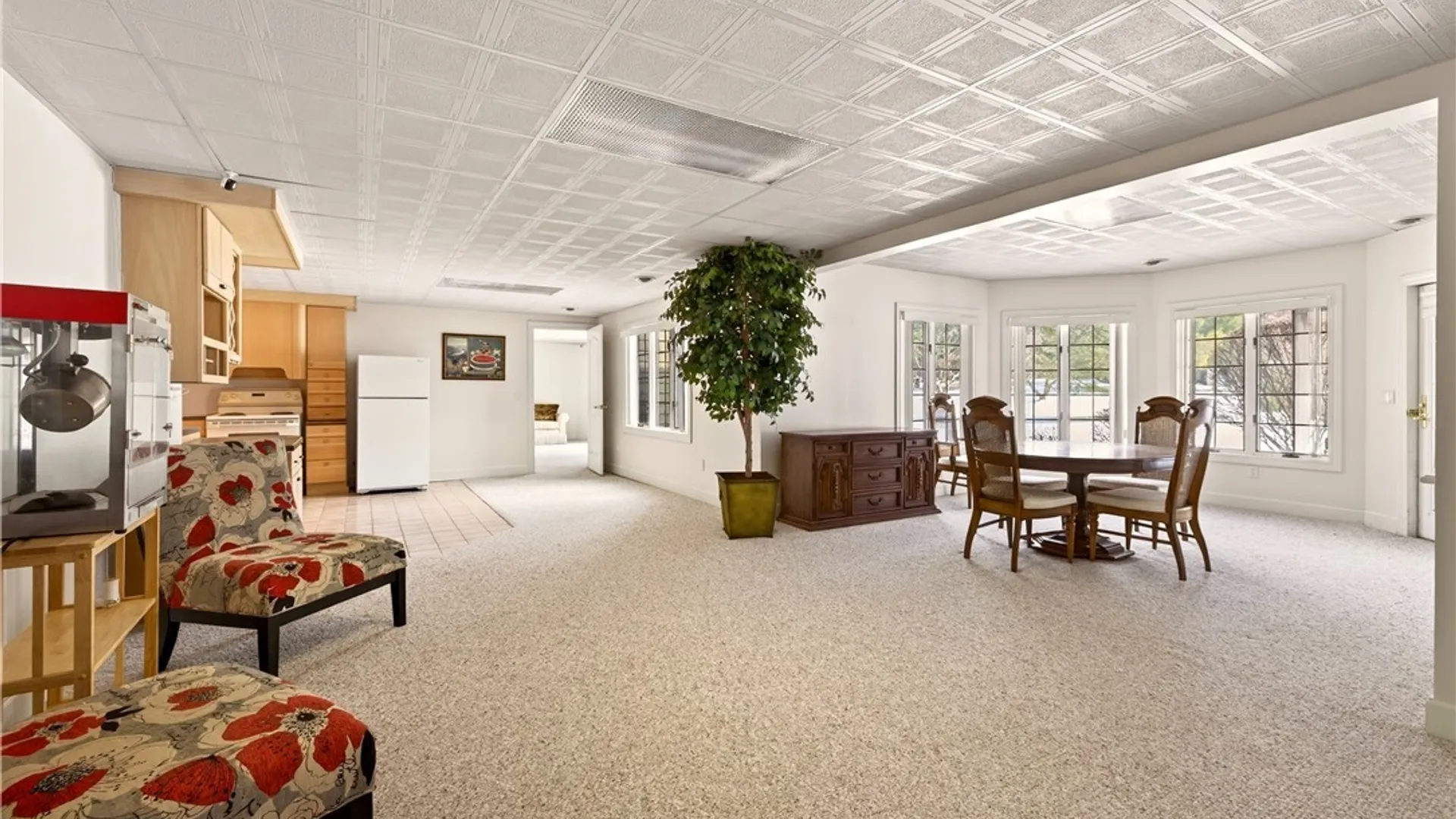 Property at 7 Beauclaire Lane, Perinton, NY 14450 38