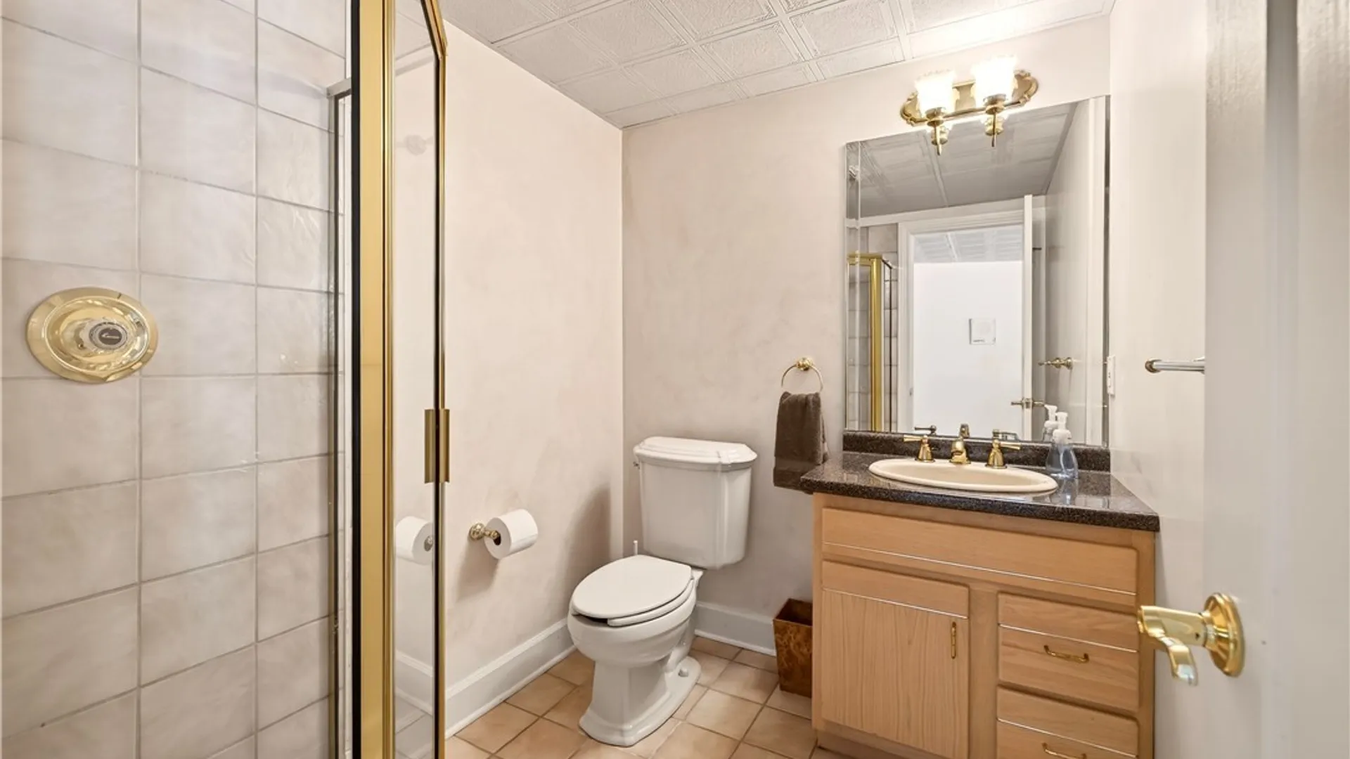 Property at 7 Beauclaire Lane, Perinton, NY 14450 42