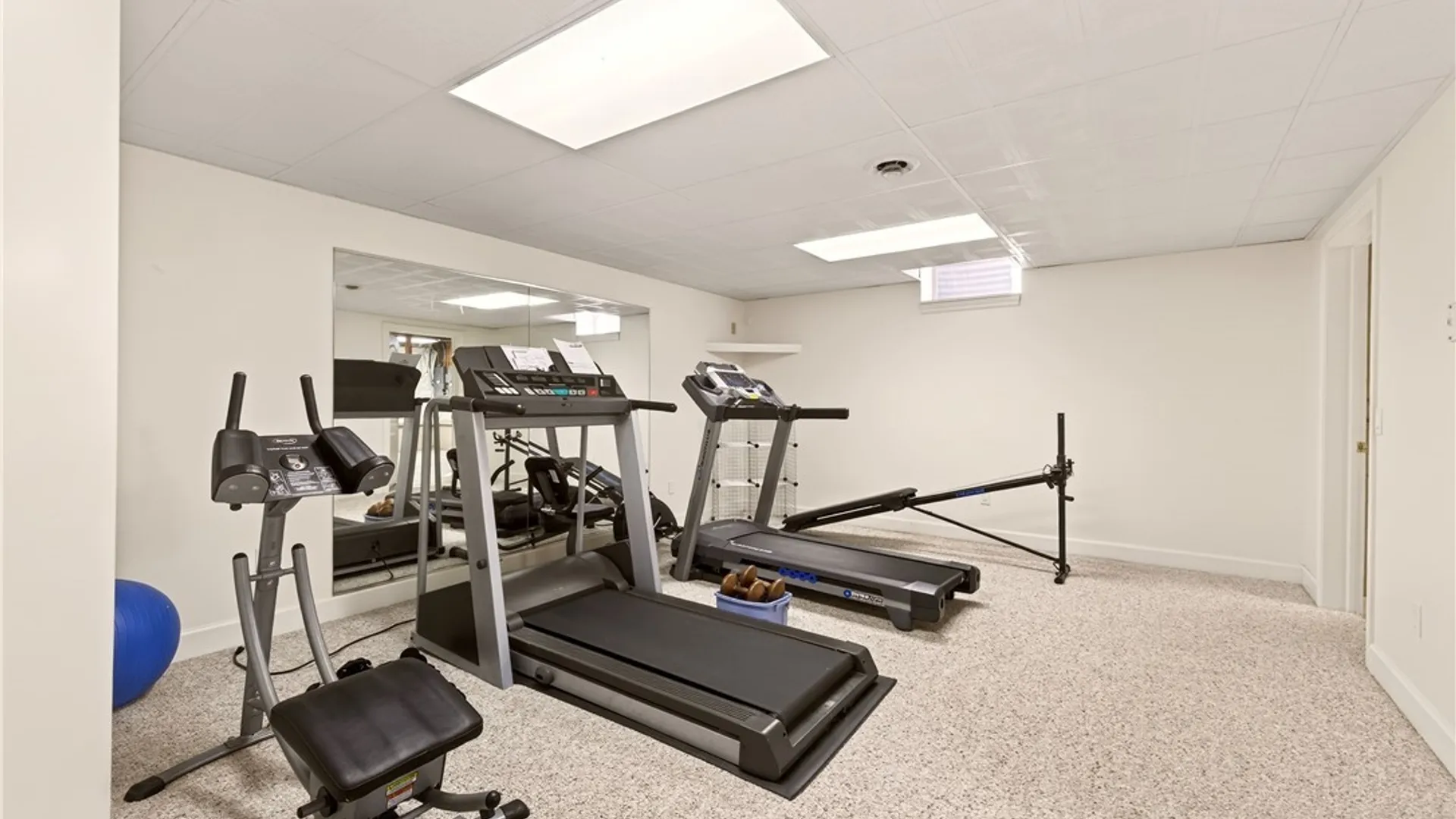 Property at 7 Beauclaire Lane, Perinton, NY 14450 43