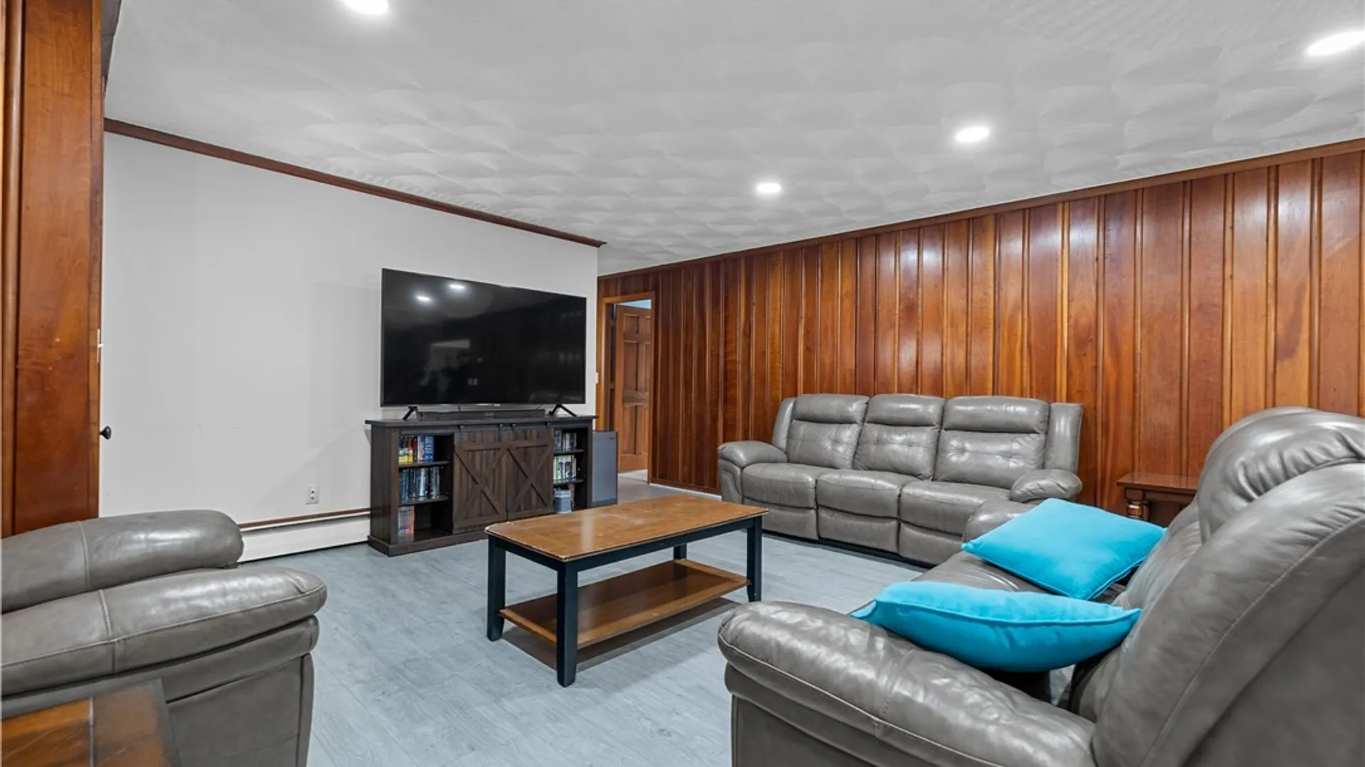 Property at 1 Gerry Avenue, New Hartford, NY 13413 15