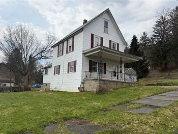 Property at 12 Thompson Avenue, Bradford City, PA 16701